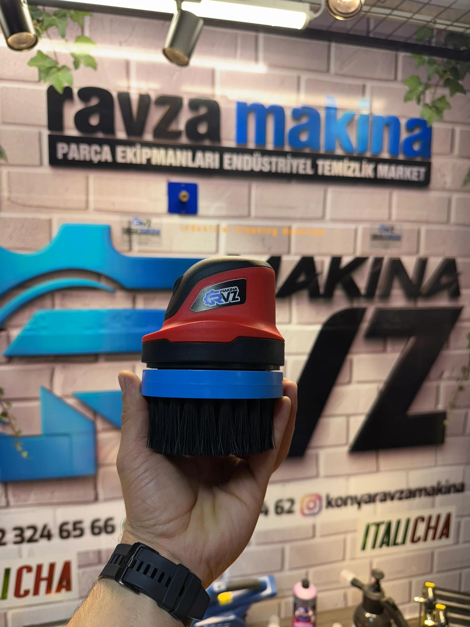 Rvz R-4226 Avuç İçi Şarjlı Fırçalama Makinesi