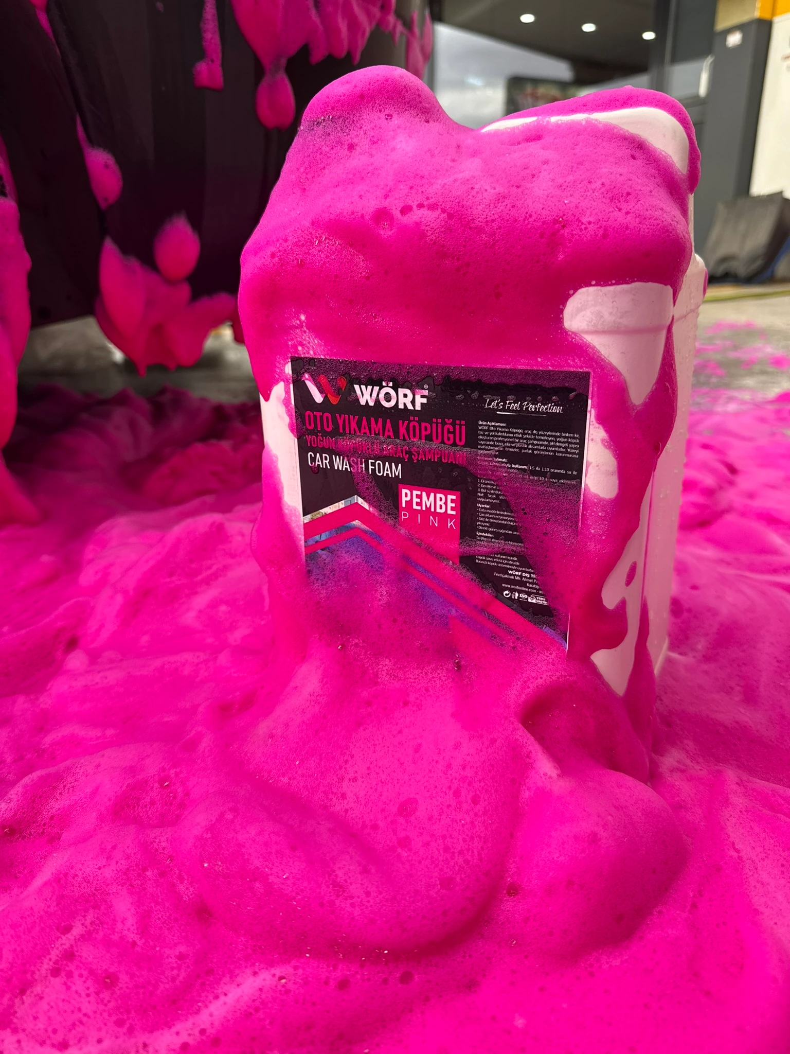 Wörf %90 Cilalı Yoğun Köpük Pembe Oto Şampuanı 20 LT.