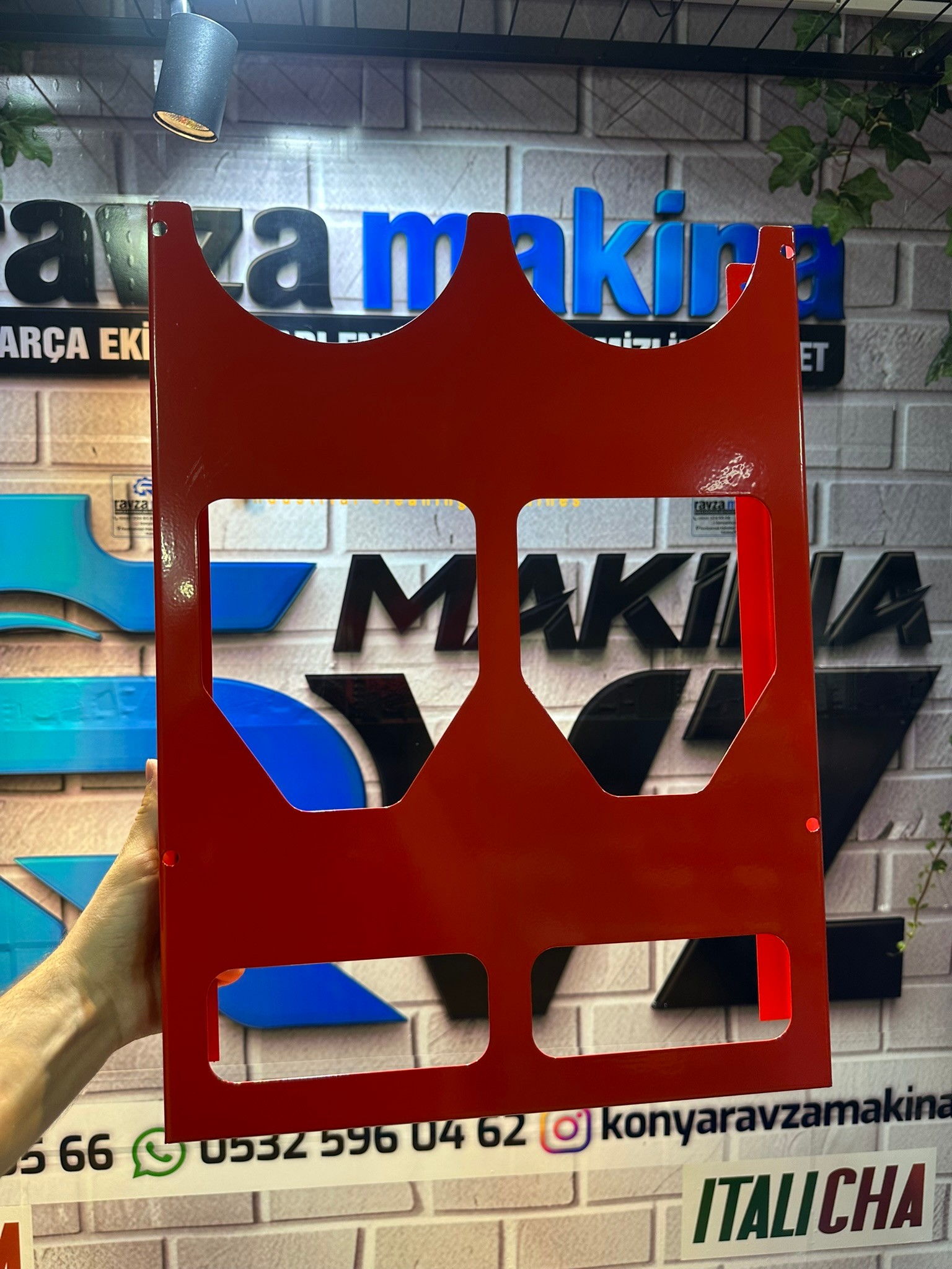 Kırmızı