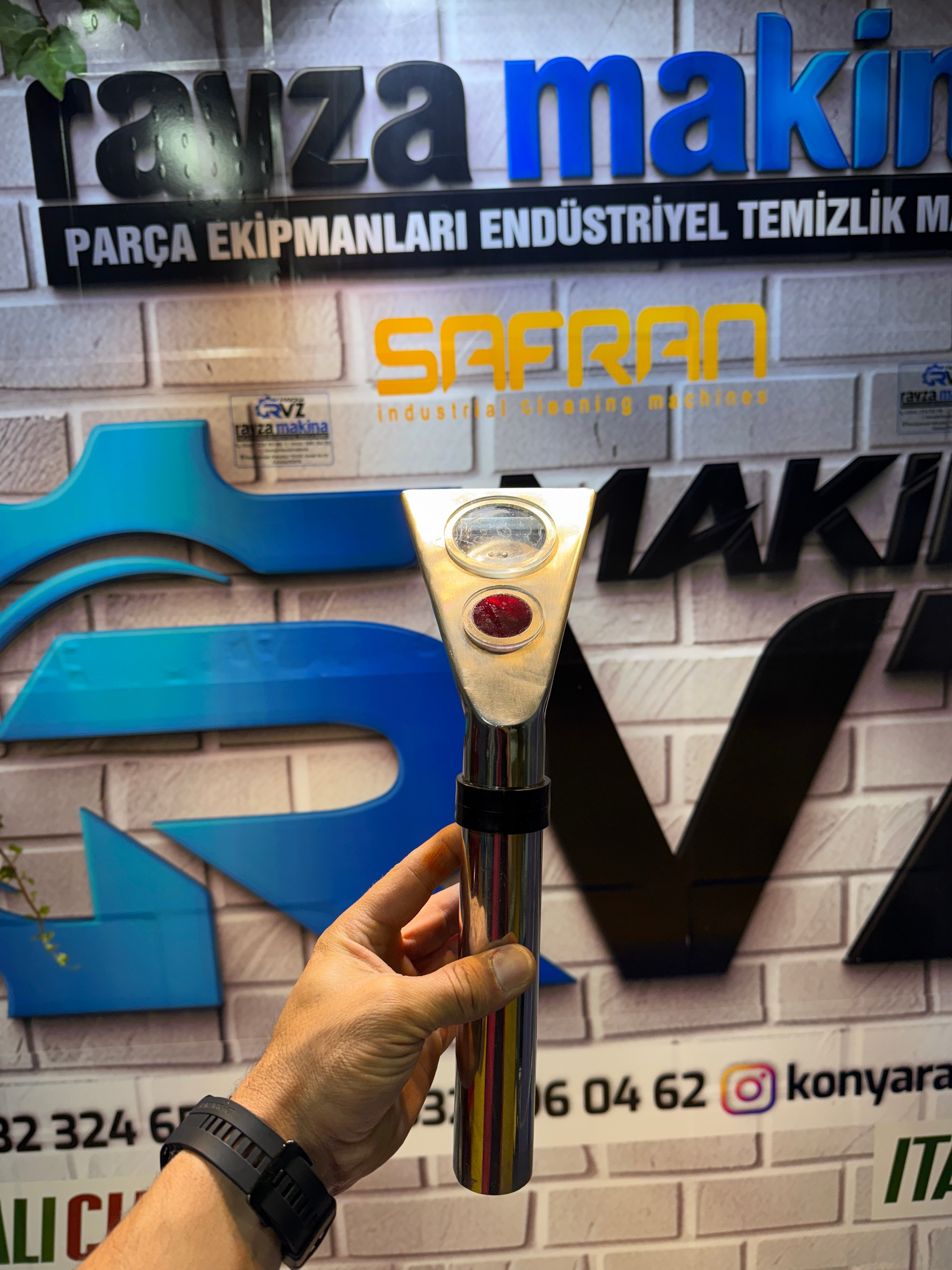 Rvz Safran / Anafor / Star / Fantom / Çözüm ve Vantos Uyumlu Krom Koltuk Aparatı