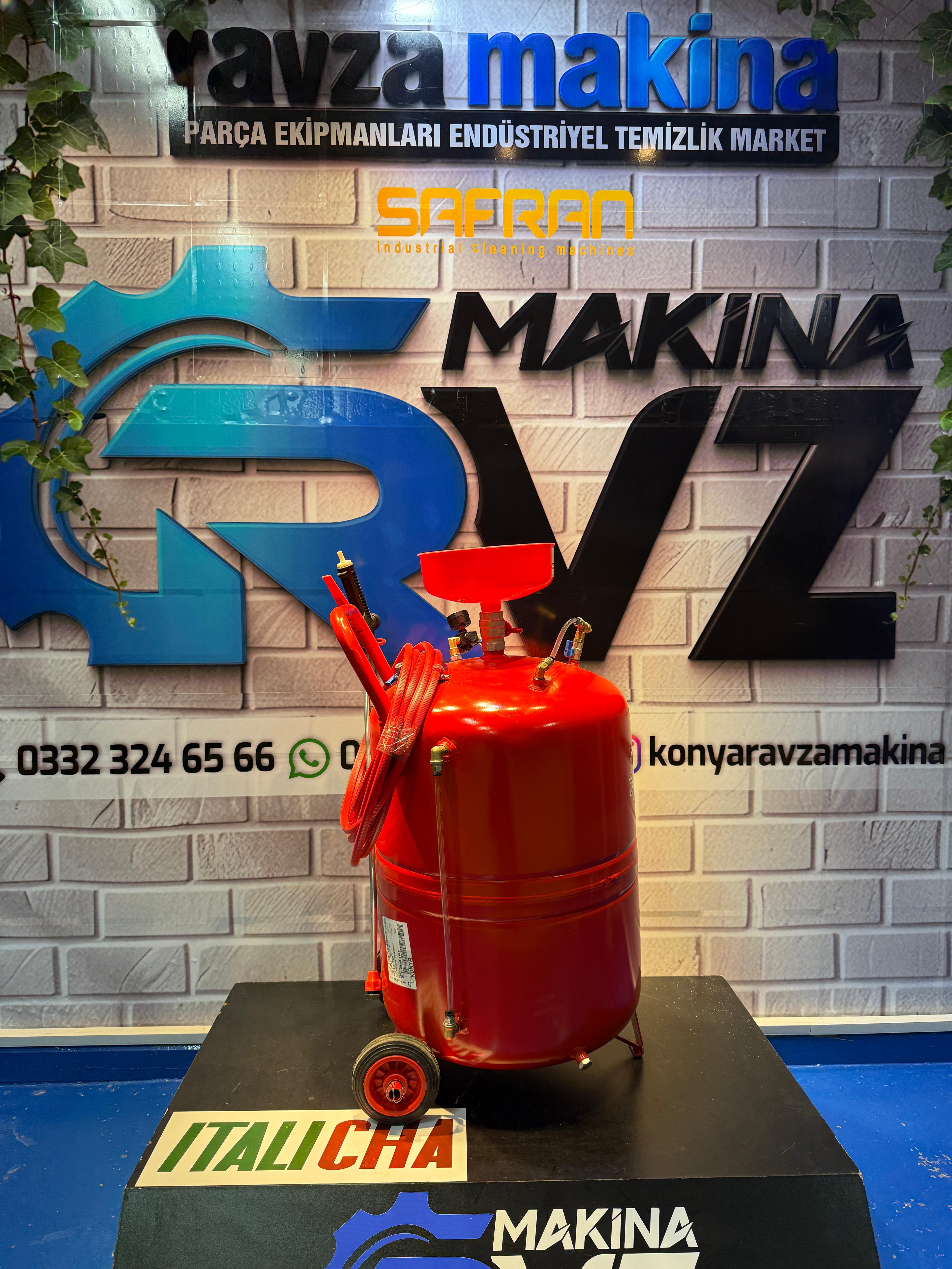 Rvz Köpük ve Sıvı Püskürtme Tankı 100 LT. - Kırmızı Renk