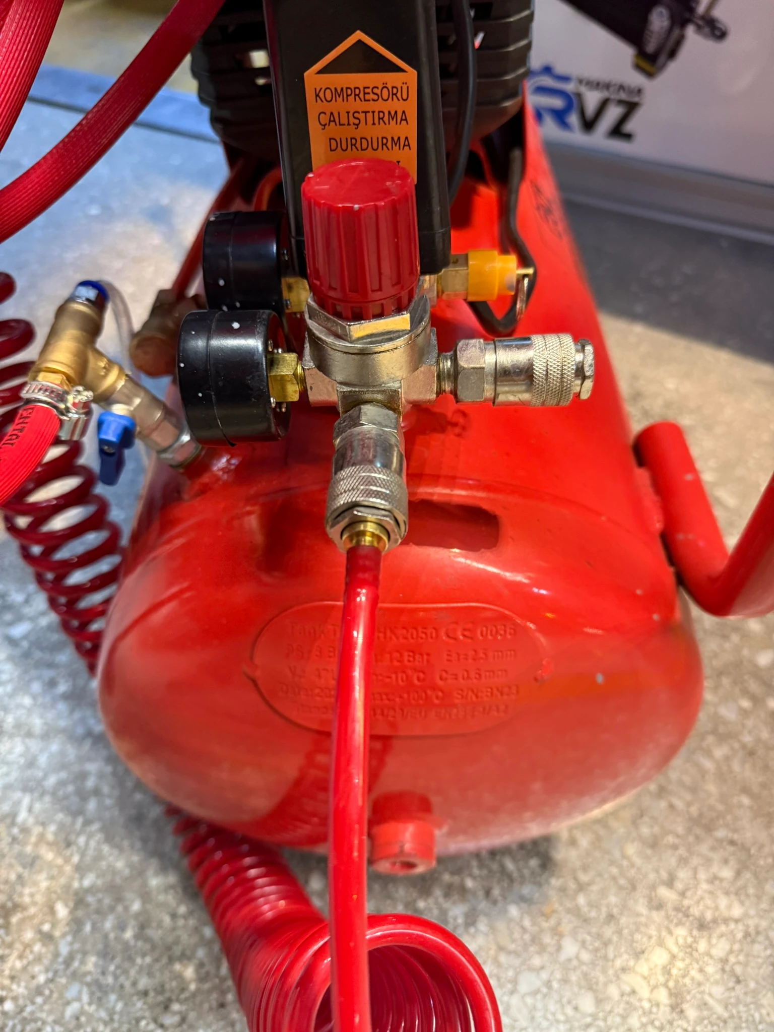 Rvz 50 Lt Kapasiteli Kompresör ve Köpük Tankı