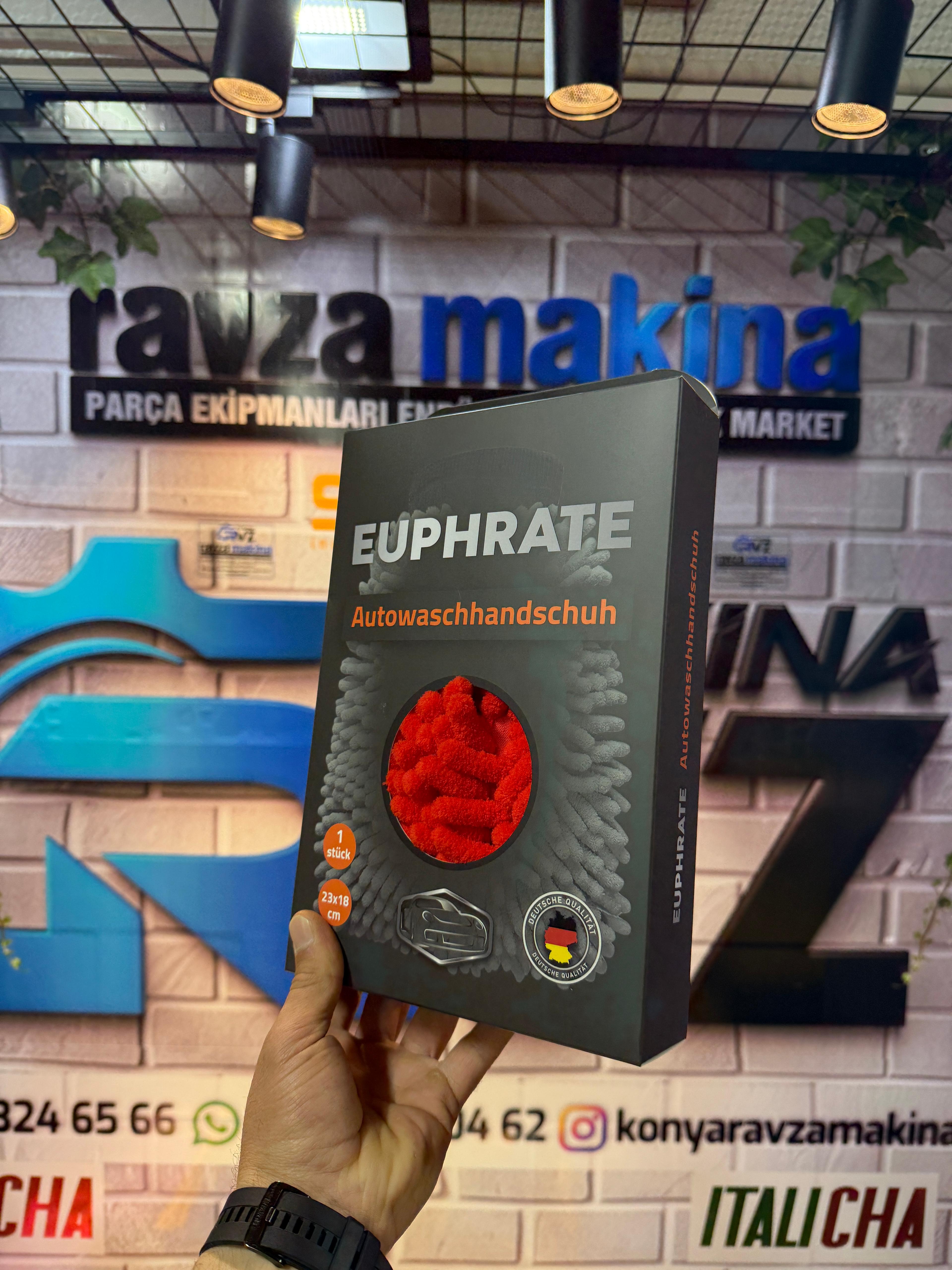 Euphrate Kfz Çift Taraflı Mikrofiber Makarna Yıkama Eldiveni 23x18 Cm. - Kırmızı