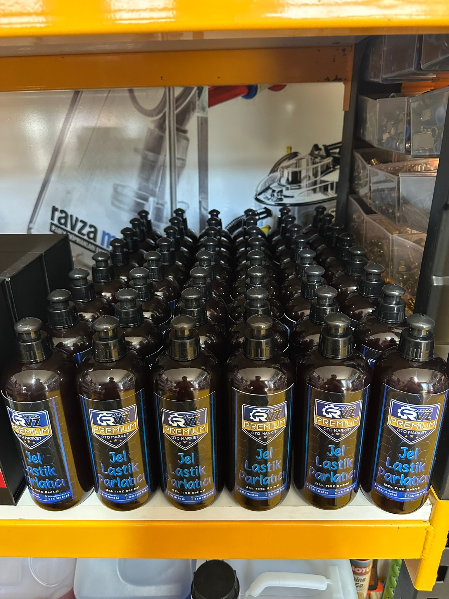 Rvz Lastik Parlatıcı Jel Premium 400 ML.