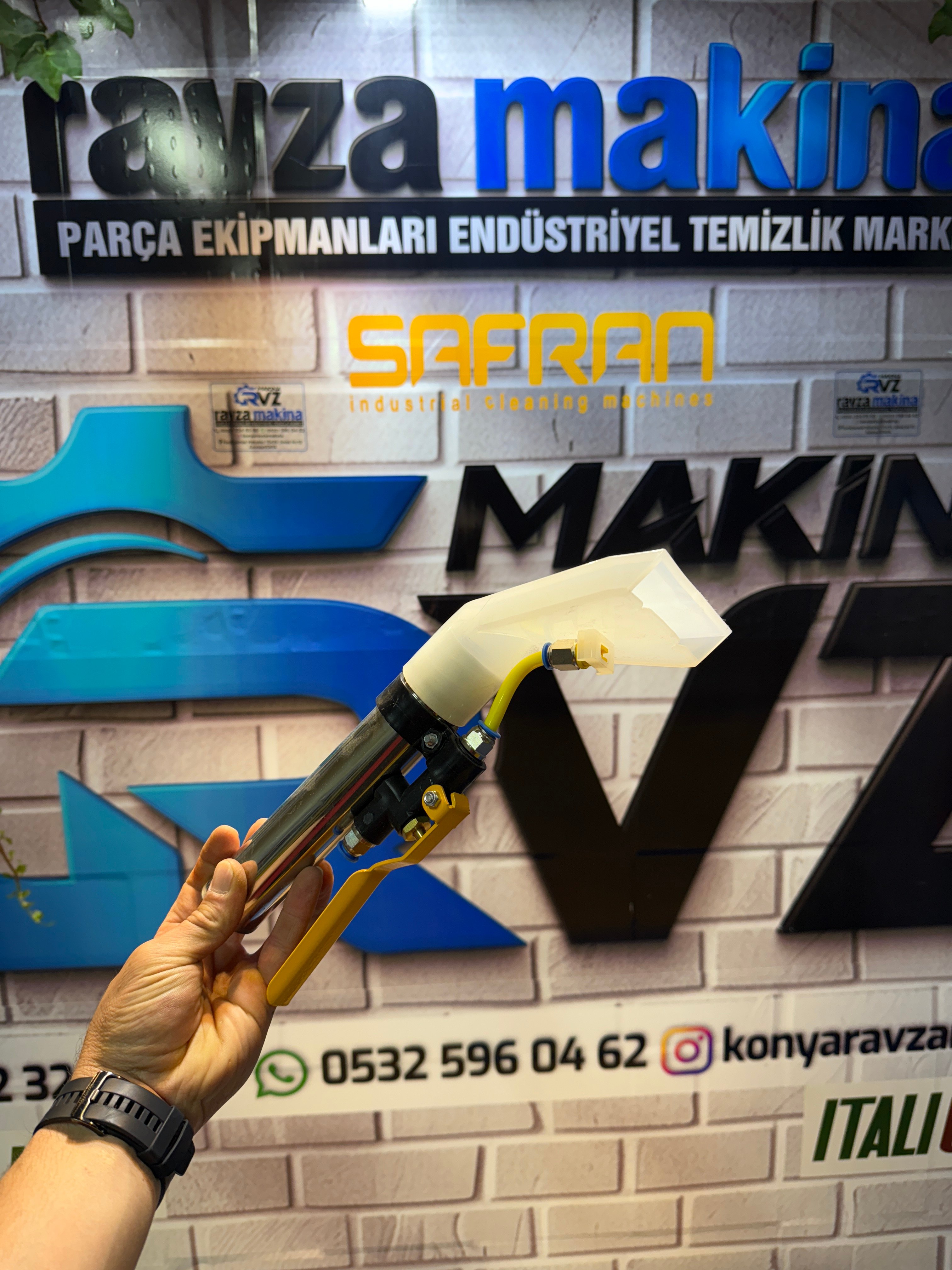 Rvz Safran / Anafor / Star / Fantom / Çözüm ve Vantos Uyumlu Şeffaf Koltuk Aparatı