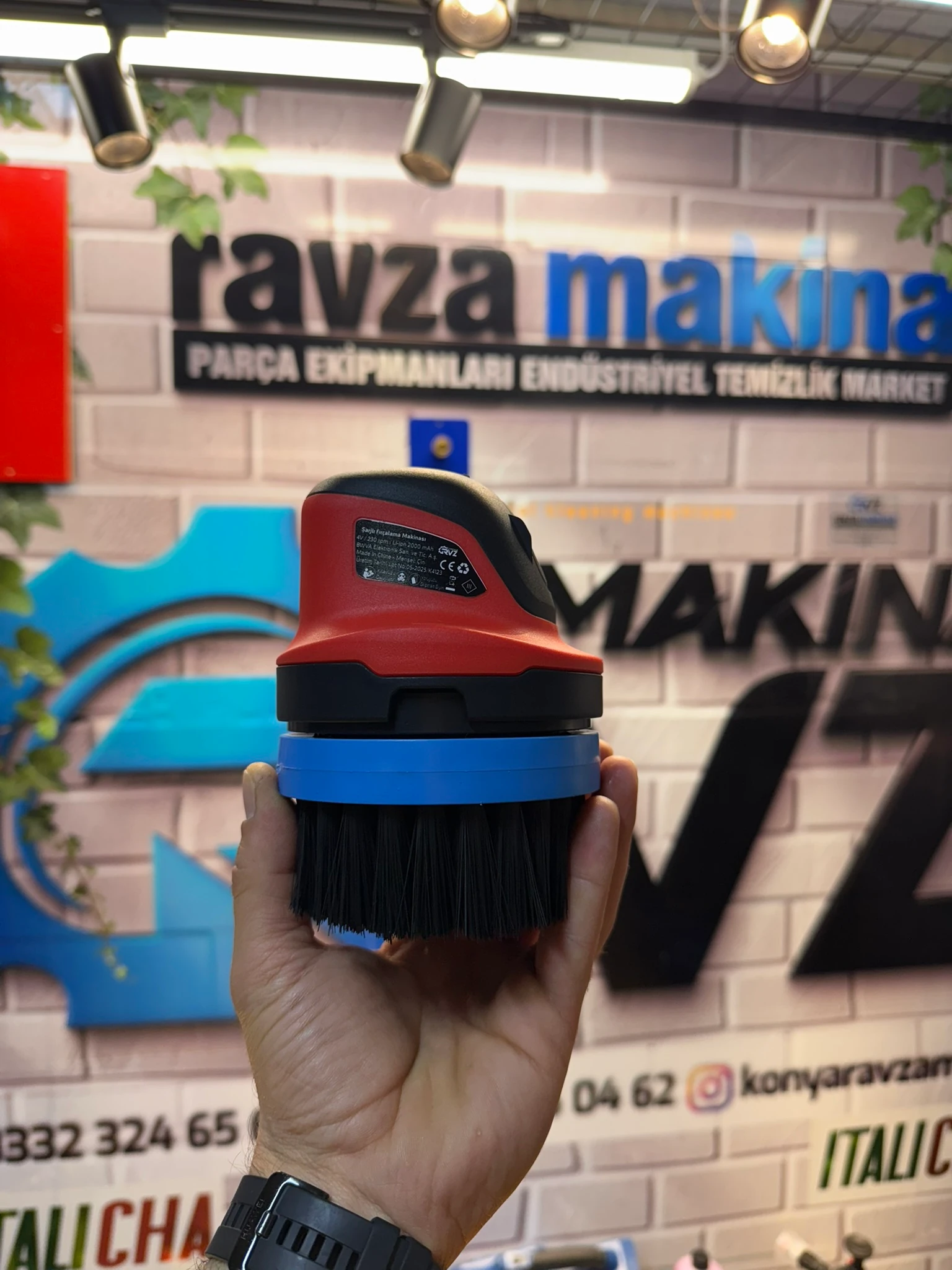 Rvz R-4226 Avuç İçi Şarjlı Fırçalama Makinesi