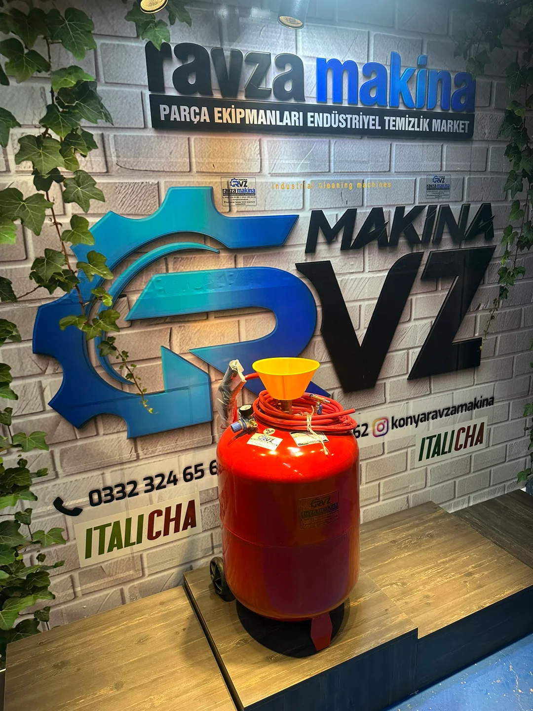 Rvz Köpük ve Sıvı Püskürtme Tankı 100 LT.