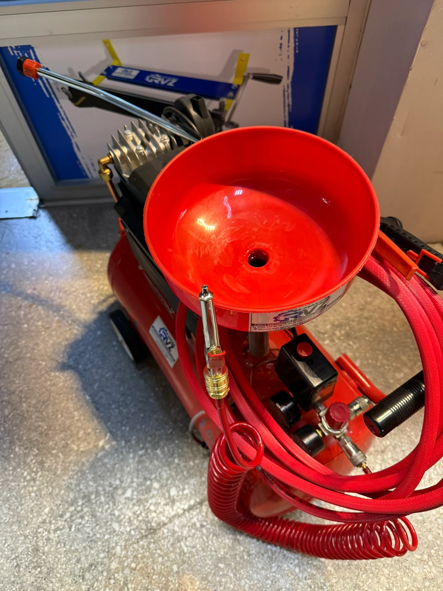 Rvz 50 Lt Kapasiteli Kompresör ve Köpük Tankı