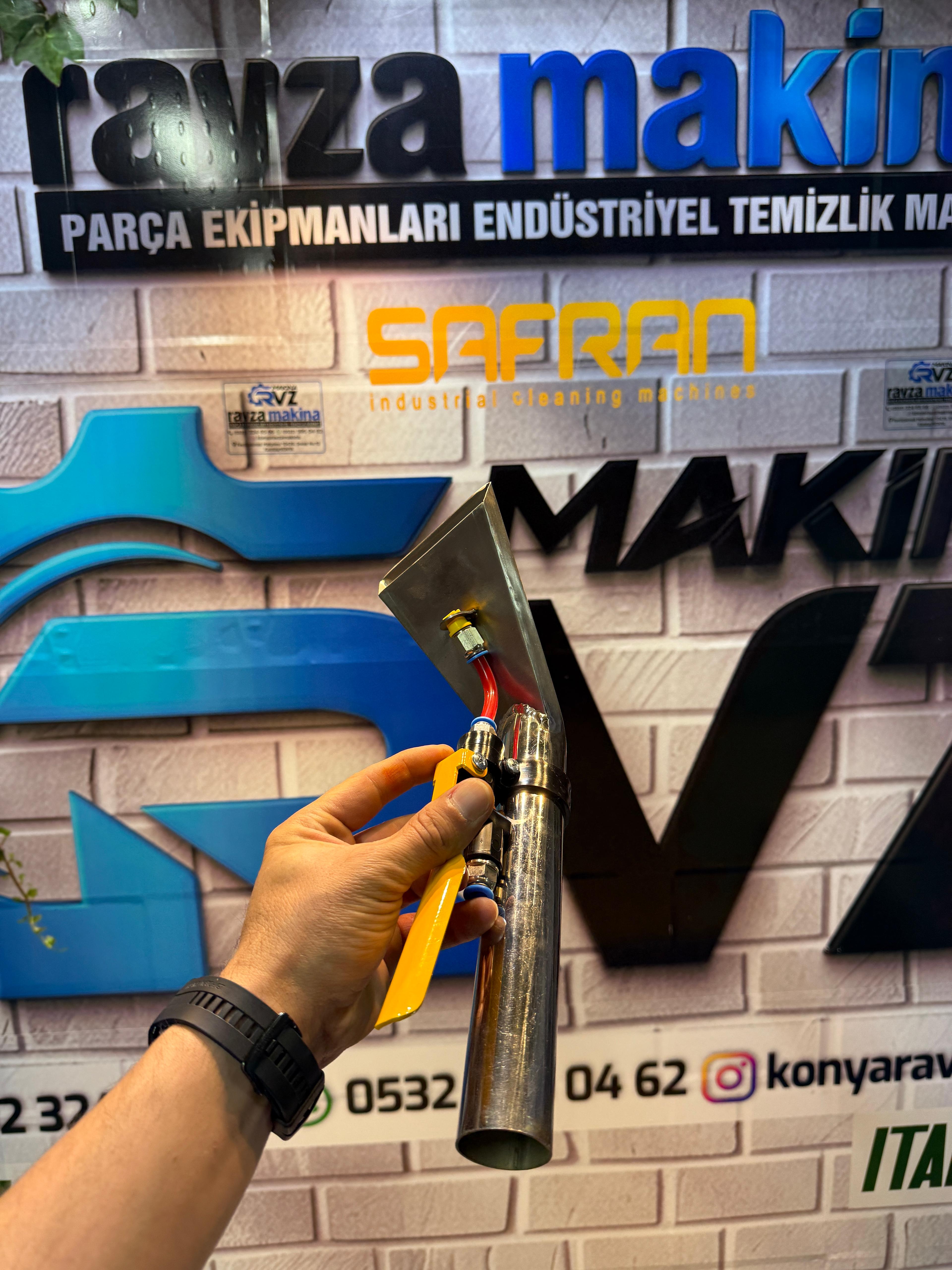 Rvz Safran / Anafor / Star / Fantom / Çözüm ve Vantos Uyumlu Krom Koltuk Aparatı