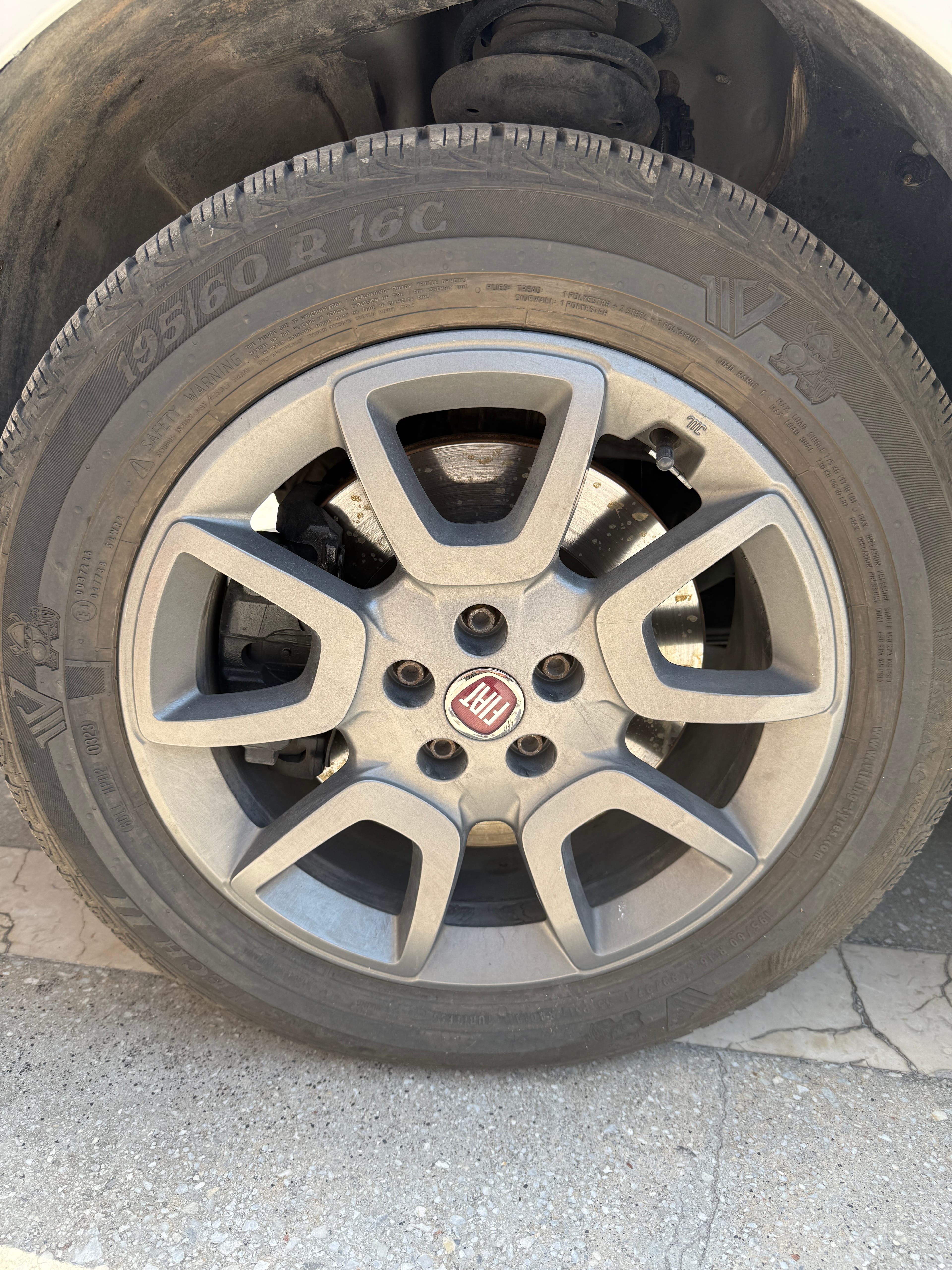 Rvz Premium Jel Lastik Parlatıcı 1 Lt.