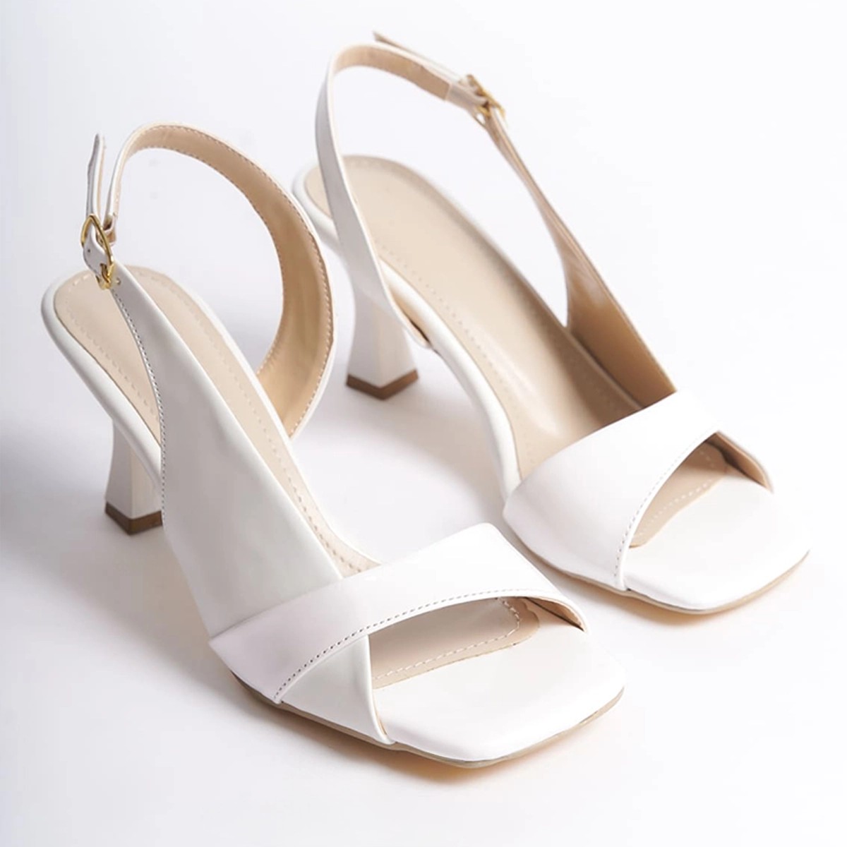 Rugan Bantlı İnce Yüksek Topuklu Ayakkabı - Beyaz