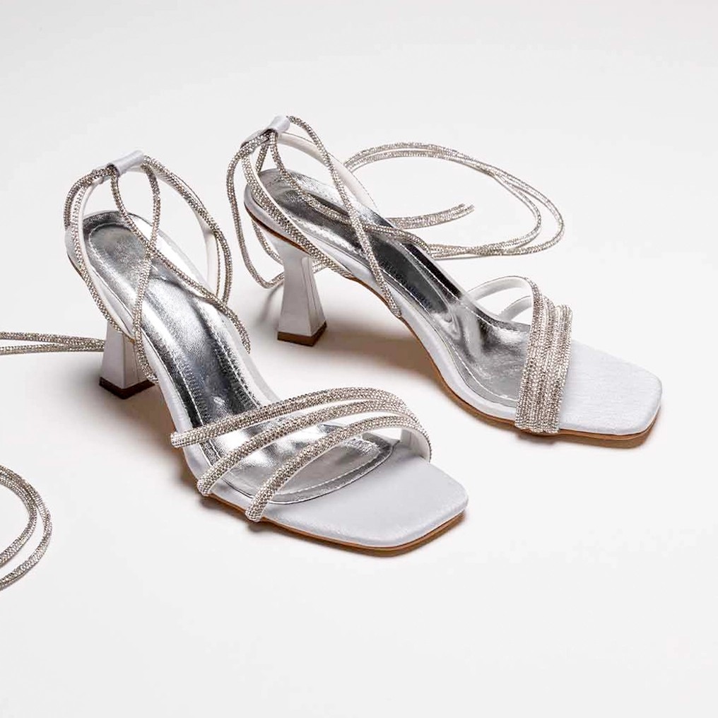 Saten Taşlı İnce Yüksek Topuklu Ayakkabı - Gümüş