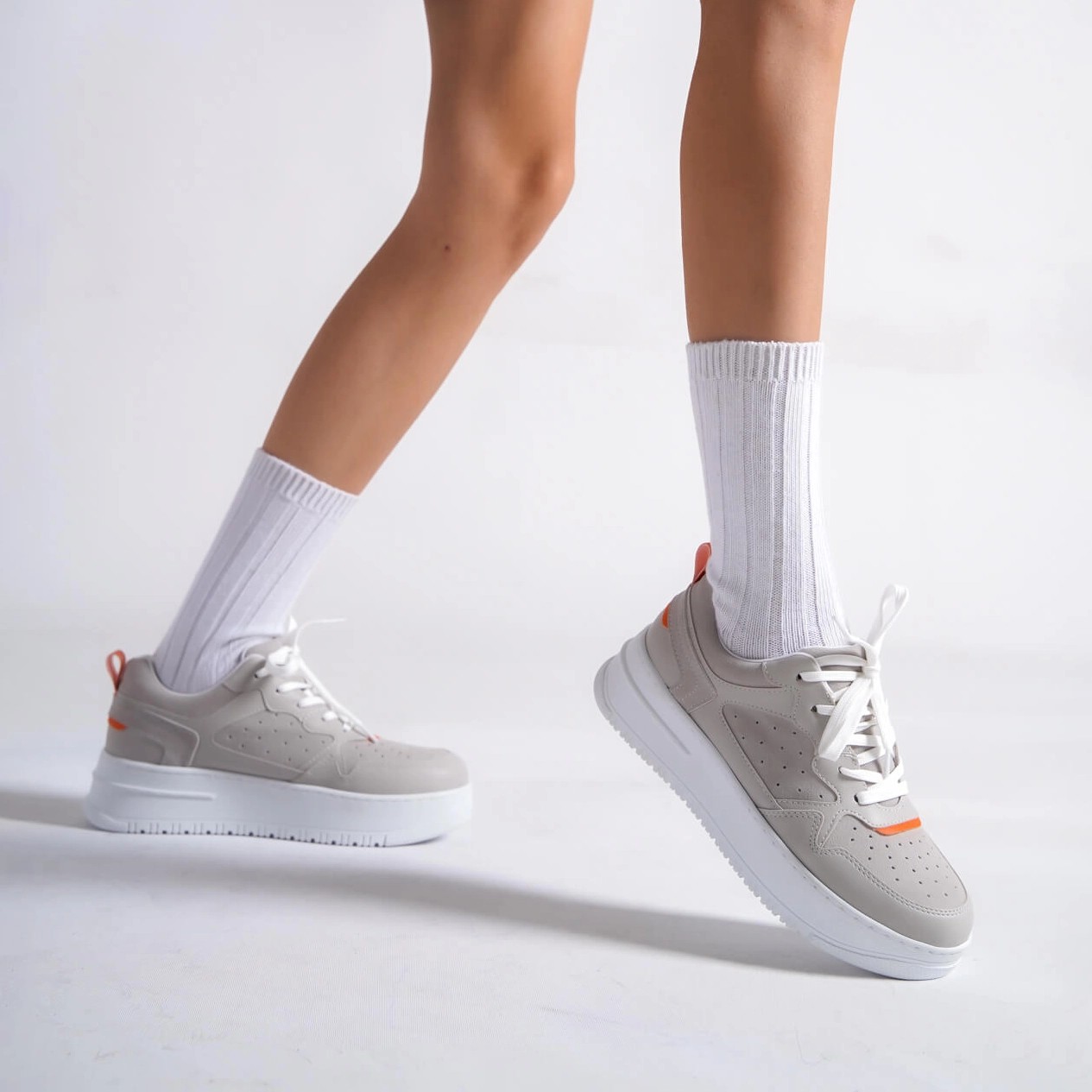 Süet Kalın Tabanlı Sneaker Spor Ayakkabı - Gri