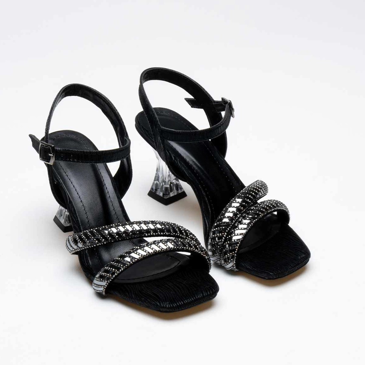 Tekstil Taşlı İnce Topuklu Ayakkabı - Siyah