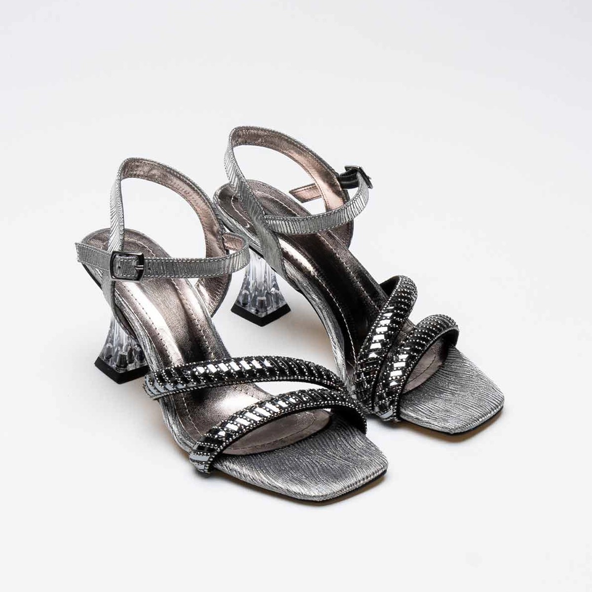 Tekstil Taşlı İnce Topuklu Ayakkabı - Platin