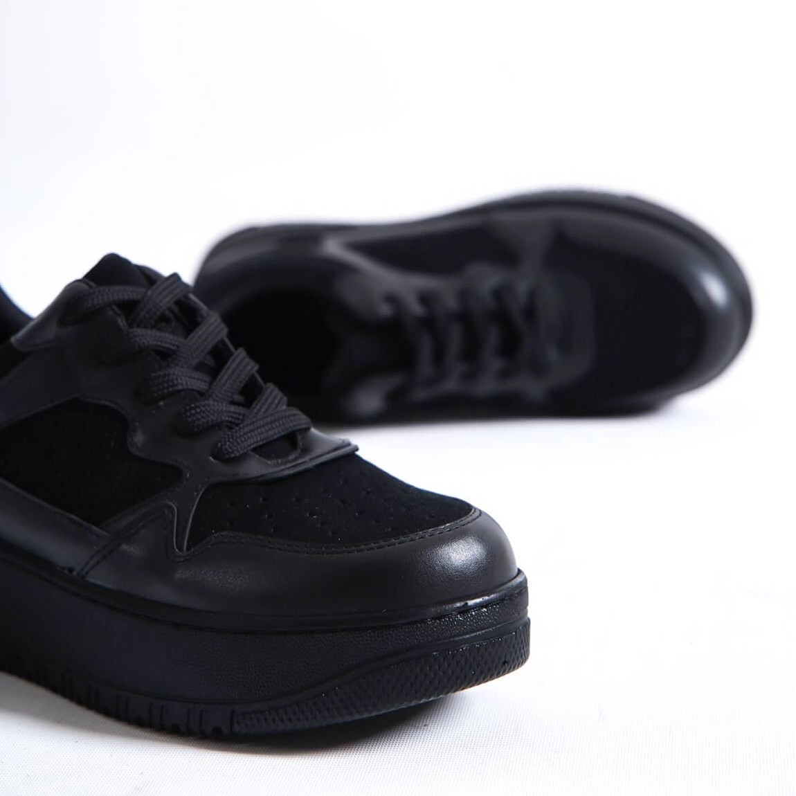 Süet Kalın Tabanlı Sneaker Spor Ayakkabı - Siyah