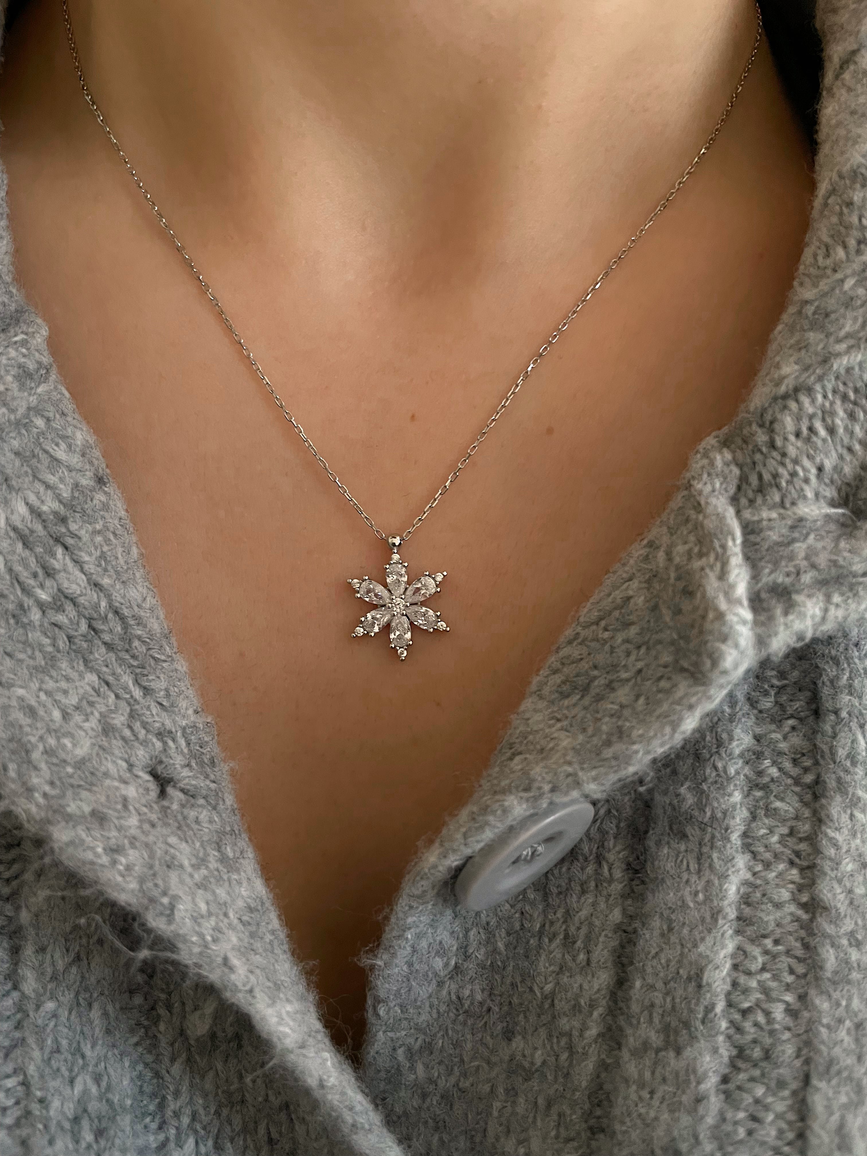925 Gümüş | ''Snowdrop'' Kolye