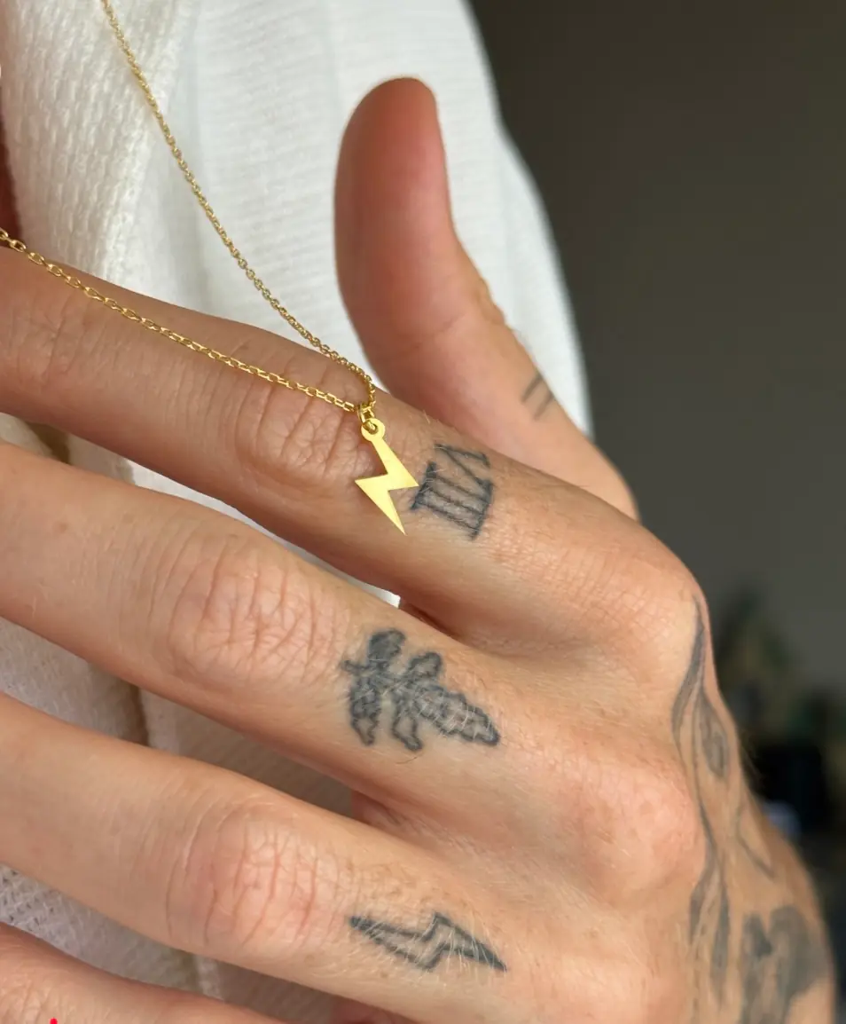 Şimşek Detaylı Kolye