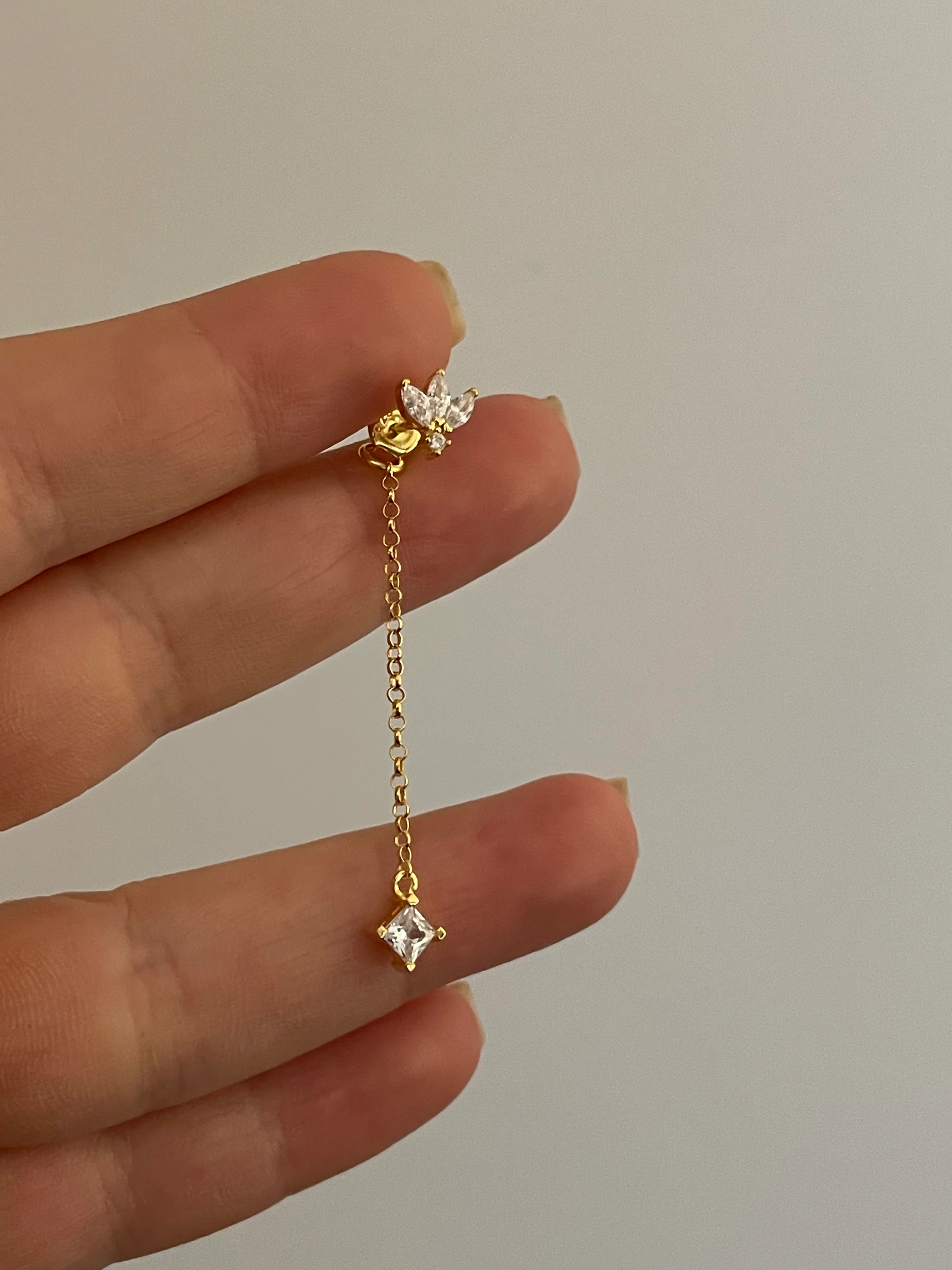 925 Gümüş | Taş Sallantılı Zincirli Çiçek Küpe