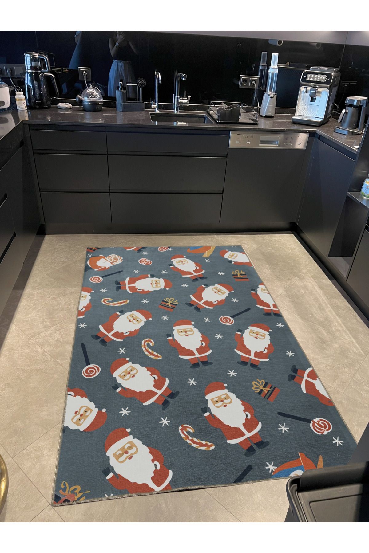 Yılbaşı Temalı Çok Renkli Noel Baba Karma Süs Desenli Kreatif Modern Dekoratif Halı 2235
