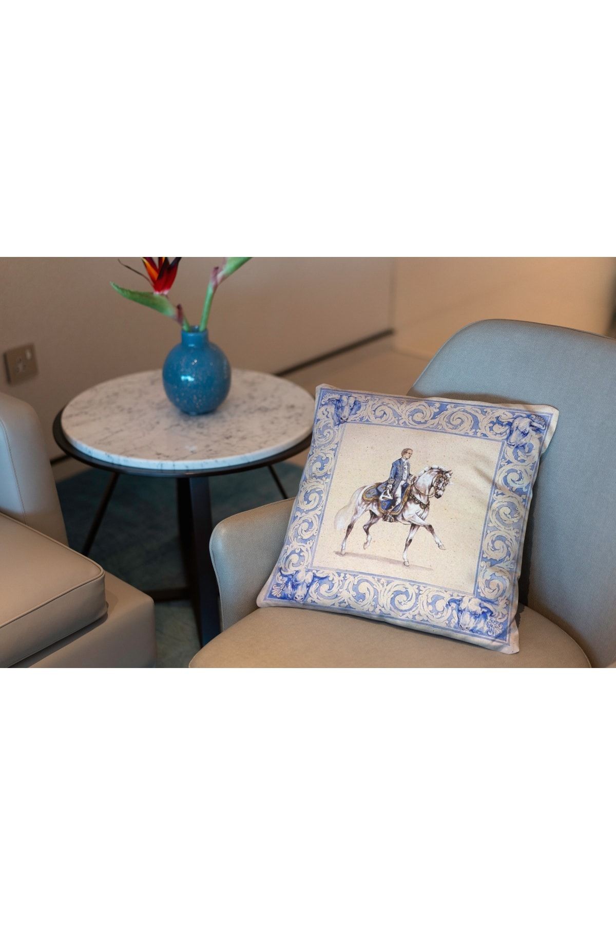 Kırlent Mavi Krem Beyaz At Temalı Pillow48