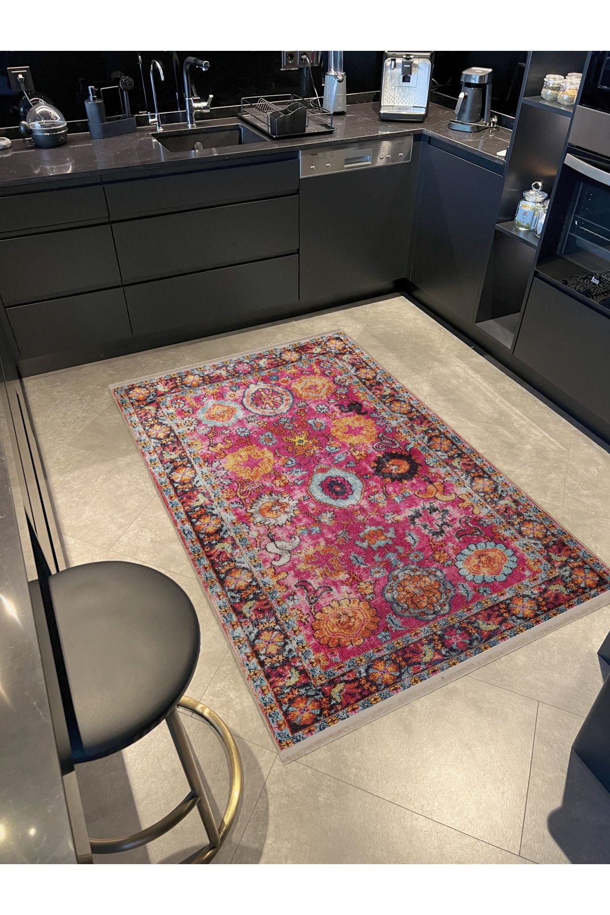 Pembe Temalı Çok Renkli Geleneksel Motif Etnik Desenli Vintage Dekoratif Halı 2661