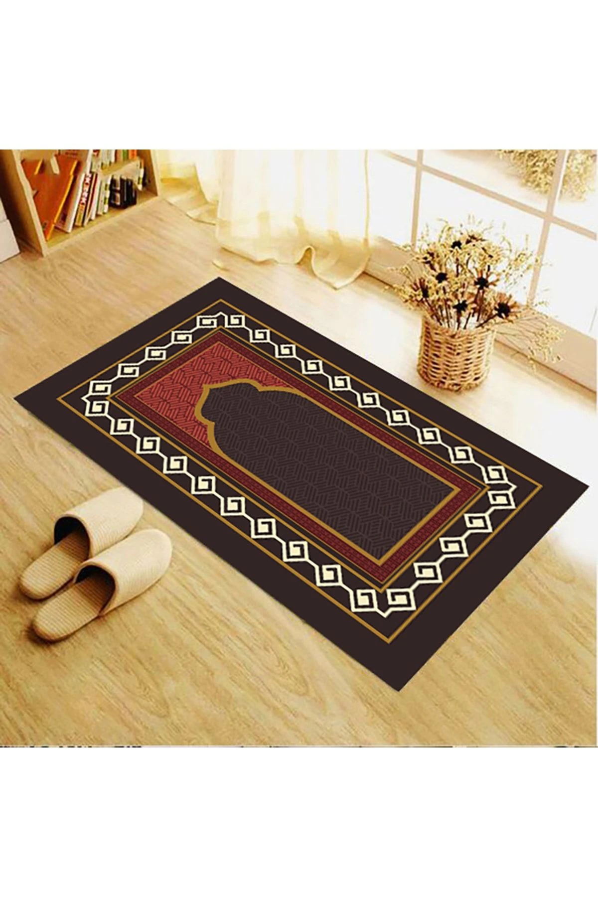 Siyah Çiçekli Geometrik Desenli Seccade 70x120