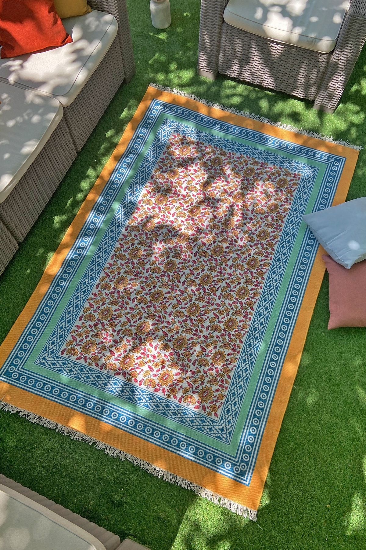 Bahama Çok Renkli Otantik Çiçek Desenli Kilim 302