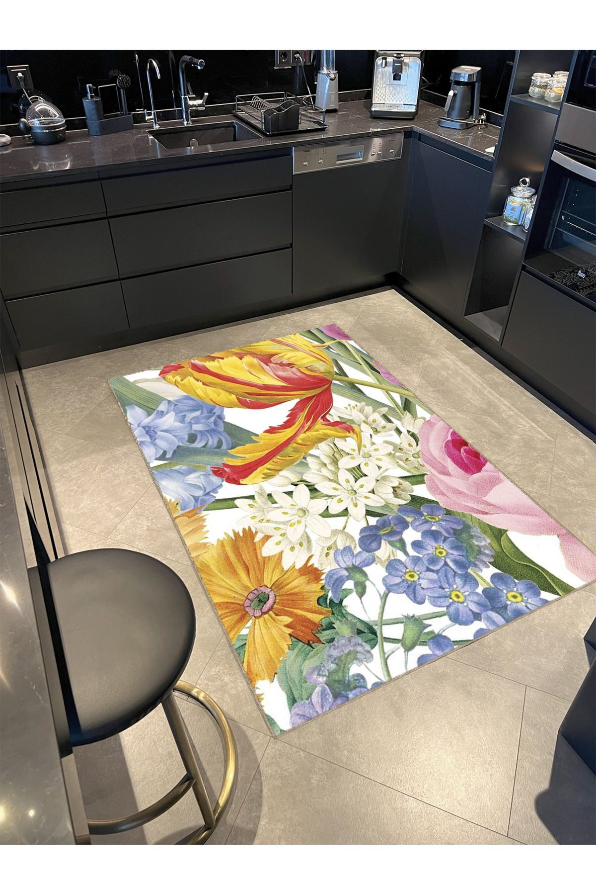 Floral Temalı Çok Renkli Karma Çiçek Menekşe Gül Desenli Modern Dekoratif Halı 4952