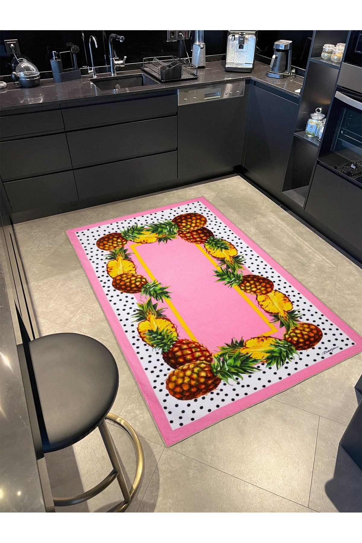 Pembe Renk Temalı Ananas Meyve Desenli Kreatif Halı 3753
