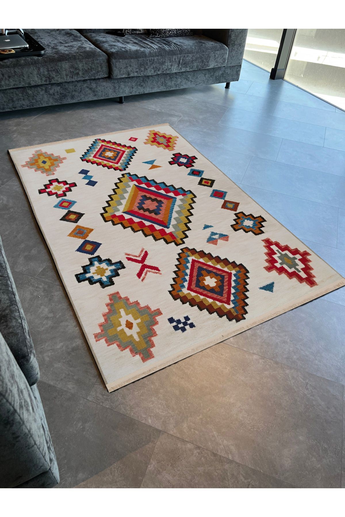 Bej Temalı Geleneksel Motif Desenli Vintage Dekoratif Halı 1936