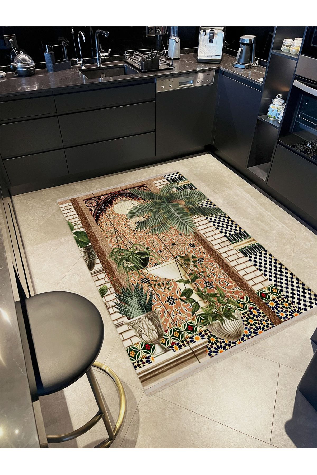 Güney Koleksiyonu Saray Bahçesi Temalı Etnik Motifler ve Ağaç Desenli Vintage Dekoratif Halı 08