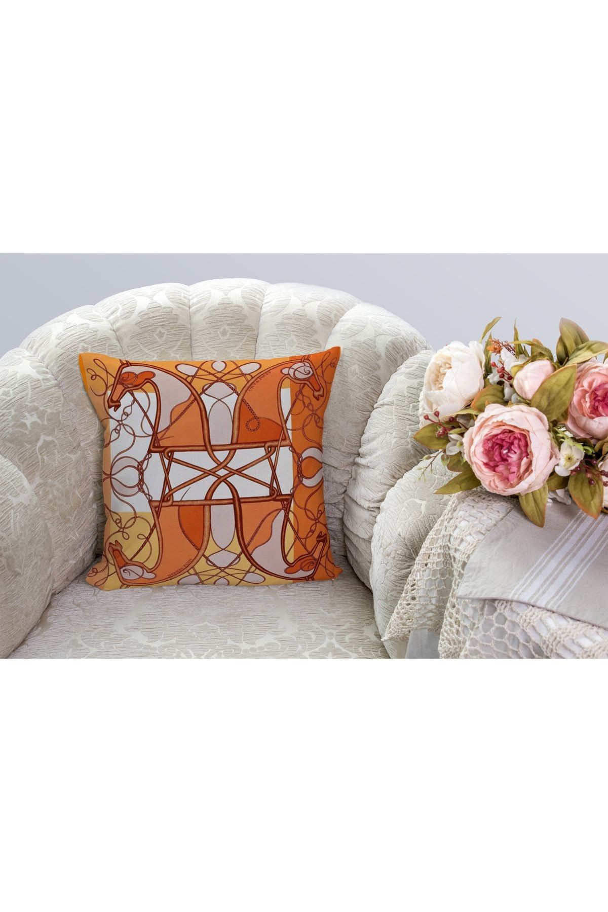 Kırlent Turuncu Beyaz At Suratları Temalı Pillow51