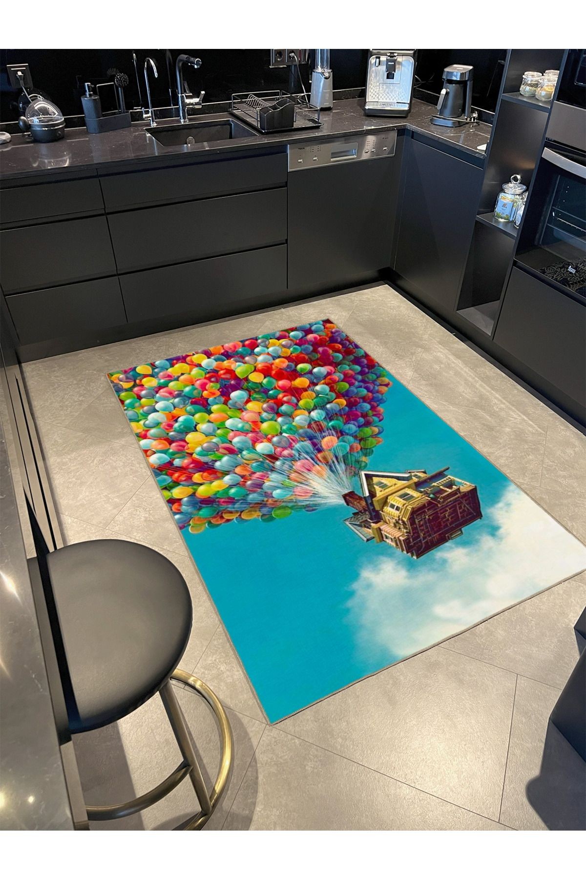 Uçan Ev Çok Renkli Balonlu Renkli Dekoratif Yıkanabilir Halı miravip8671