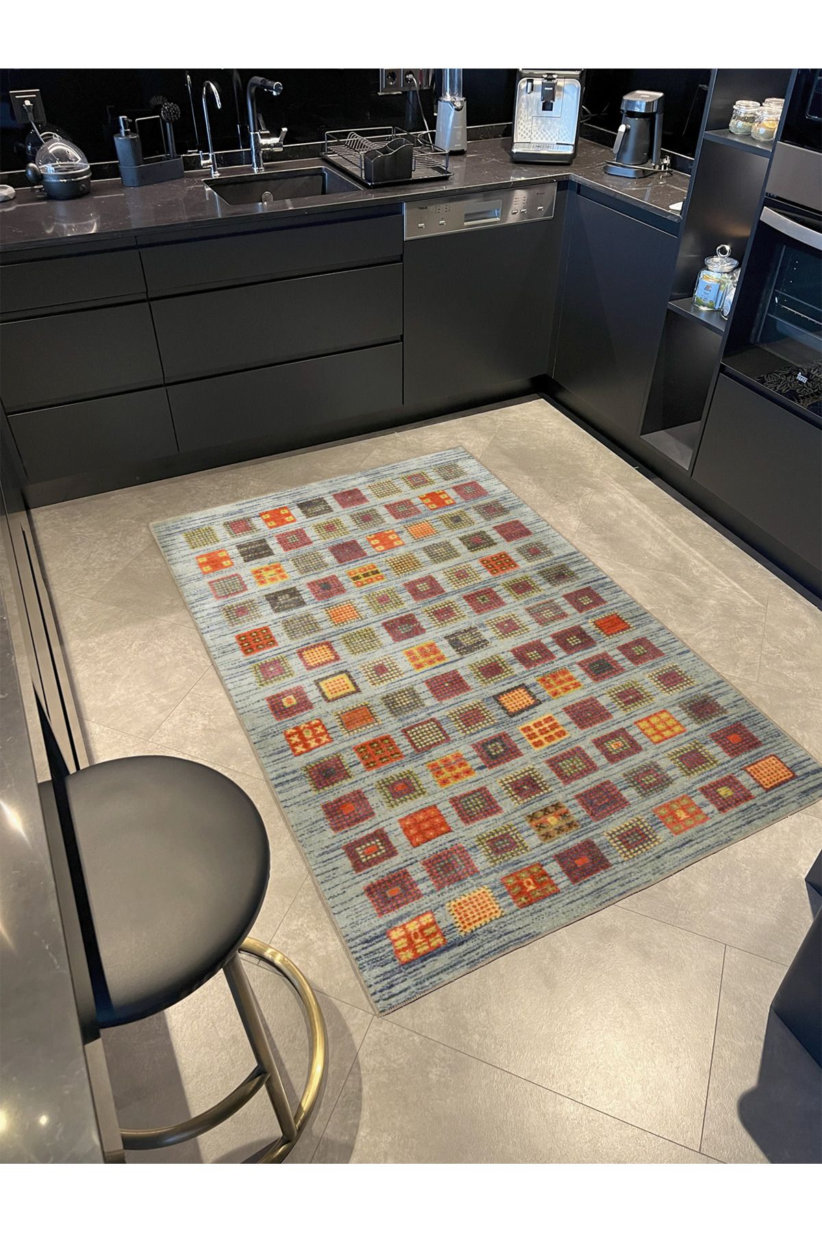 Gri Tonlarında Küplü Geometrik Desenli Dokuma Taban Halı 4131