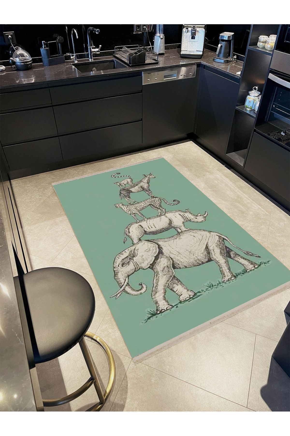 Güney Koleksiyonu Yeşil Ton Tema Fil Gergedan ve Leopar Figürü Desenli Modern Dekoratif Halı 03