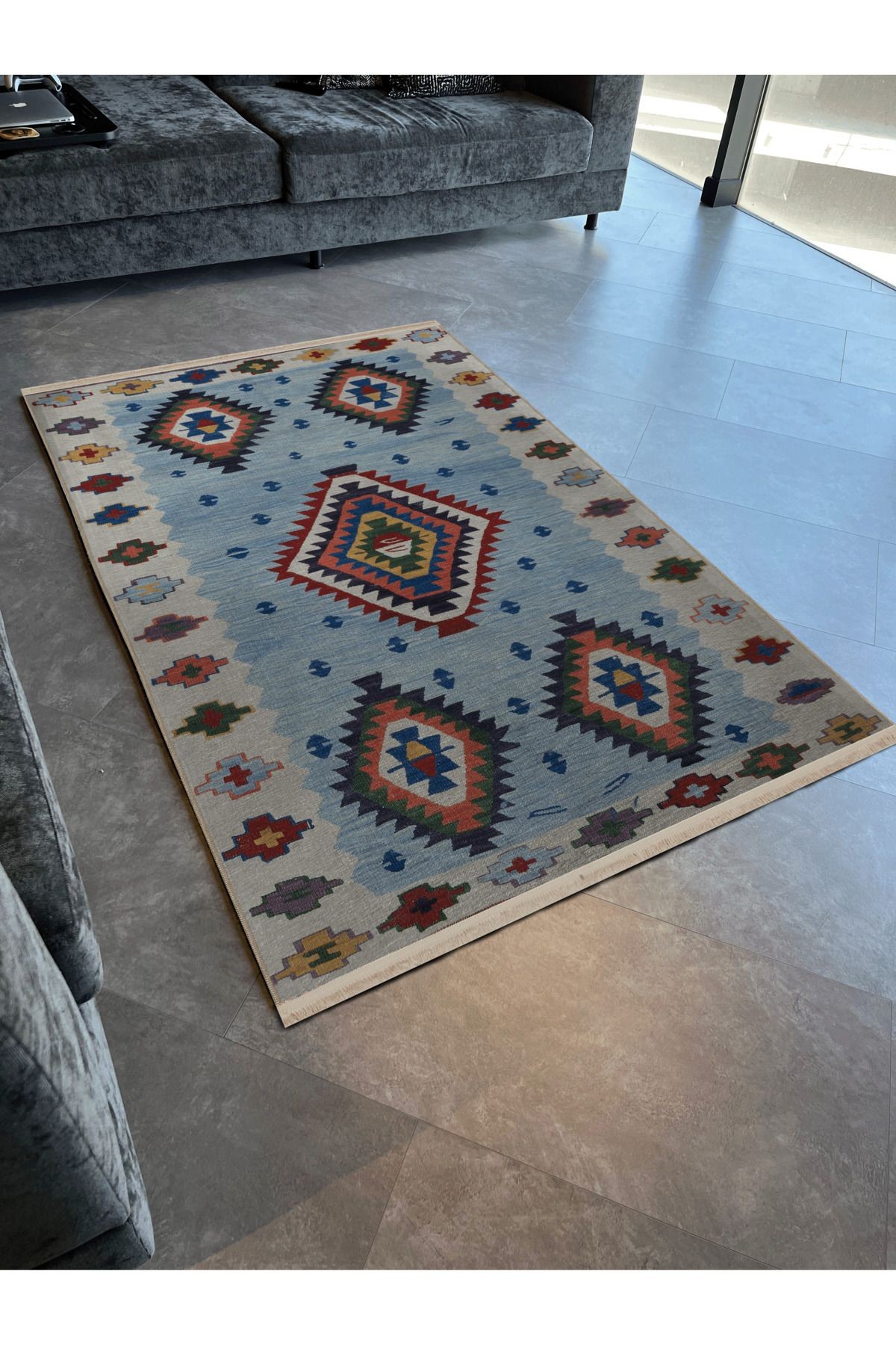 Açık Mavi Temalı Çok Renkli Geleneksel Motif Desenli Vintage Dekoratif Halı 2686
