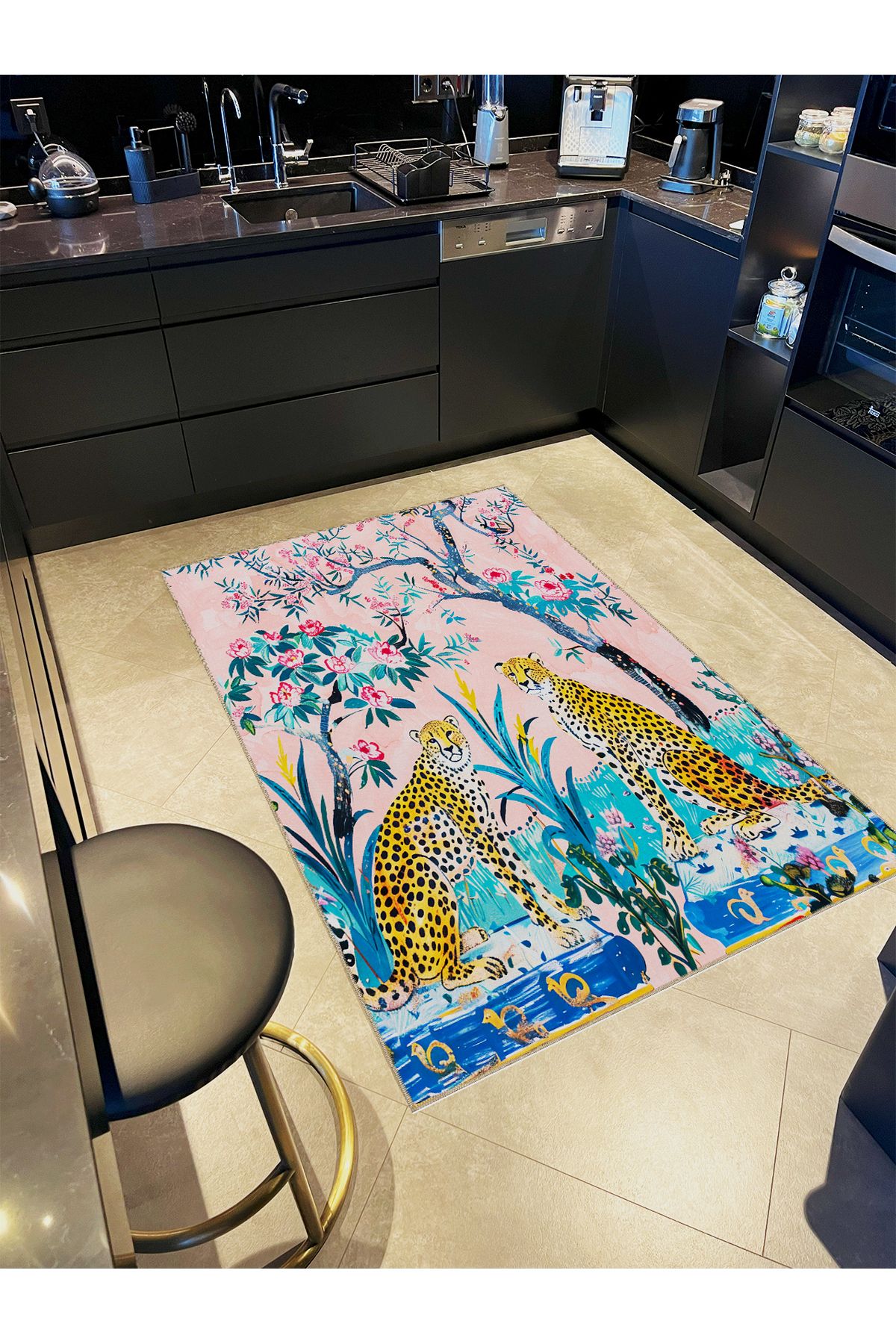 Paris Koleksiyonu Pembe Doğa Temalı İki Leopar Detaylı Modern Dekoratif Halı paris21