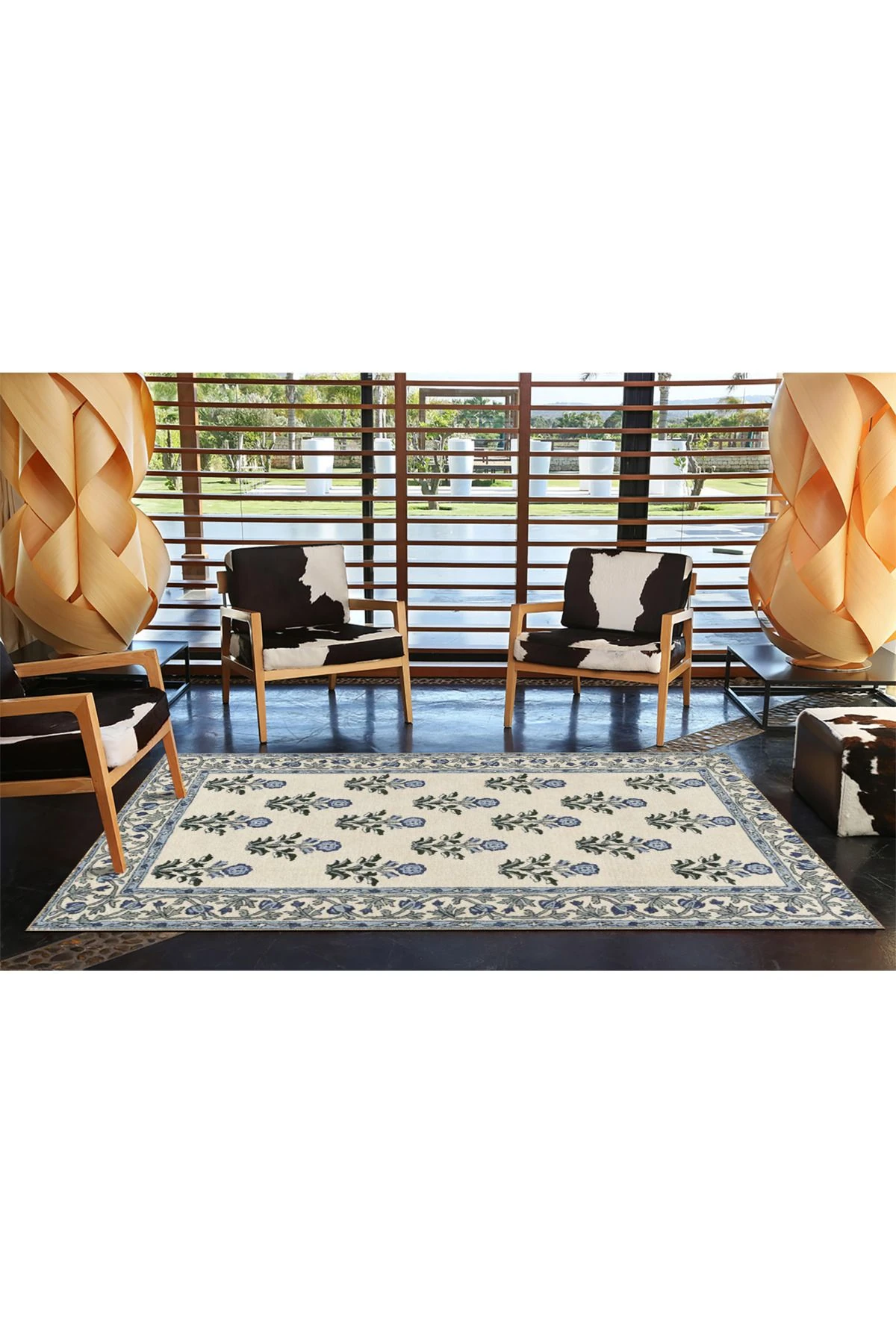 Krem Renklerinde Mavi Buket Temalı Dekoratif Yıkanabilir Halı miravip9035