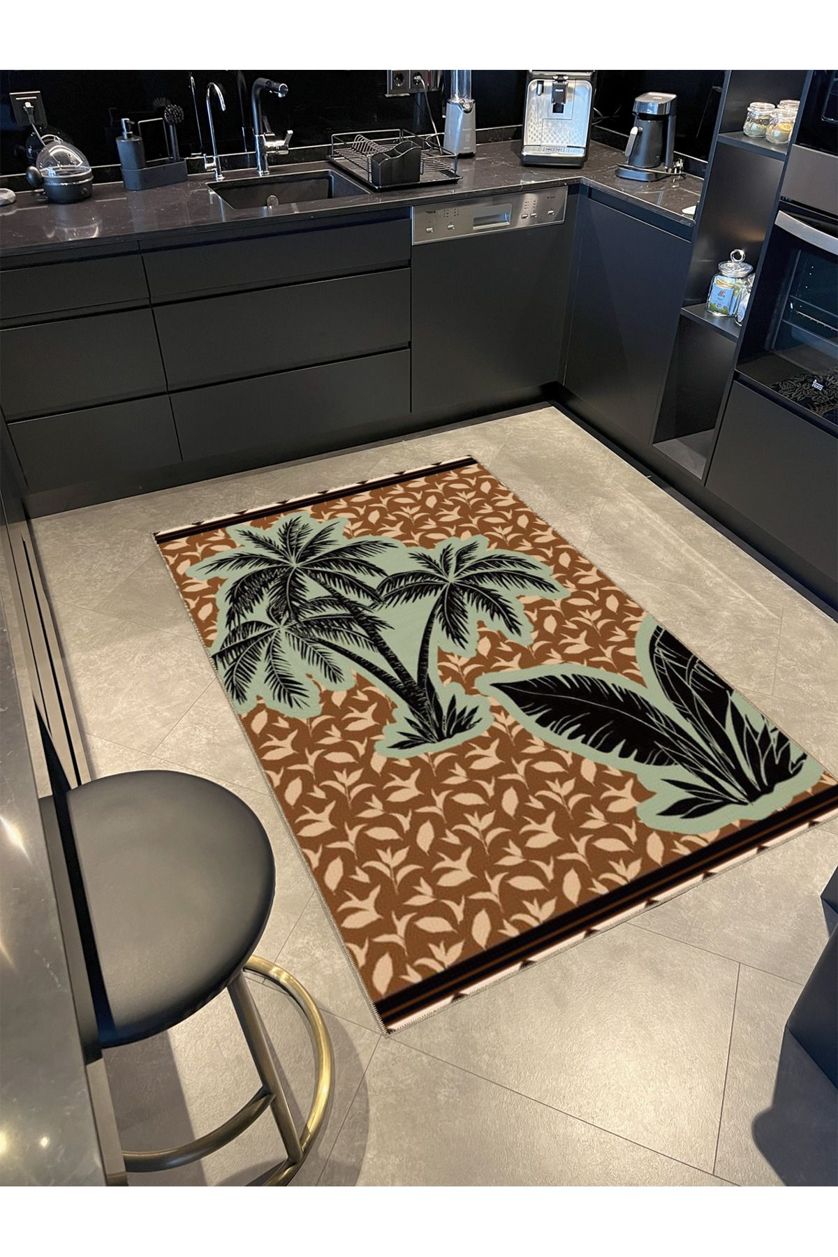 Kahverengi Temalı Tropikal Palmiye Ağacı Desenli Modern Dekoratif Halı 3815