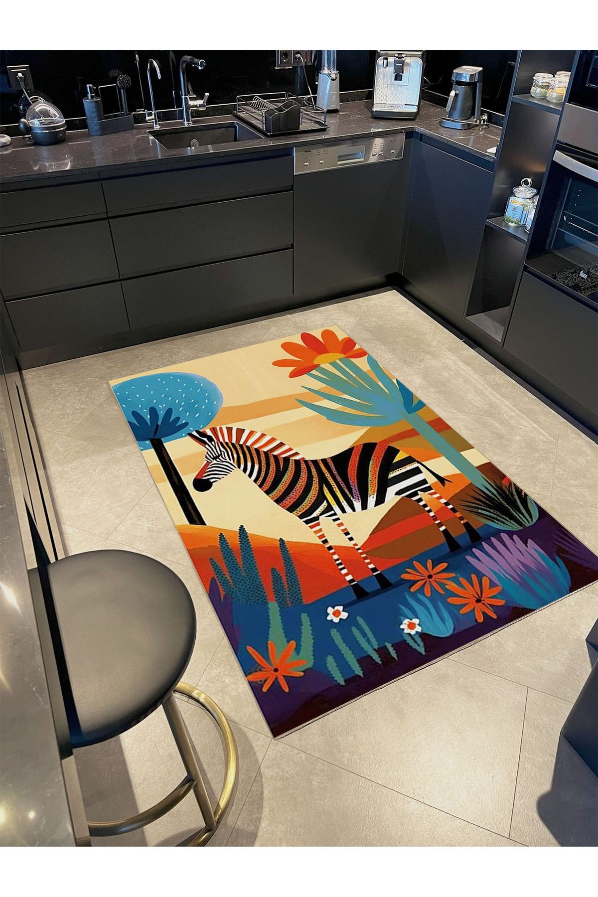 Kemal Koleksiyonu Madagaskar Temalı Zebra ve Ağaç Desenli Dokuma Taban Modern Dekoratif Halı 25