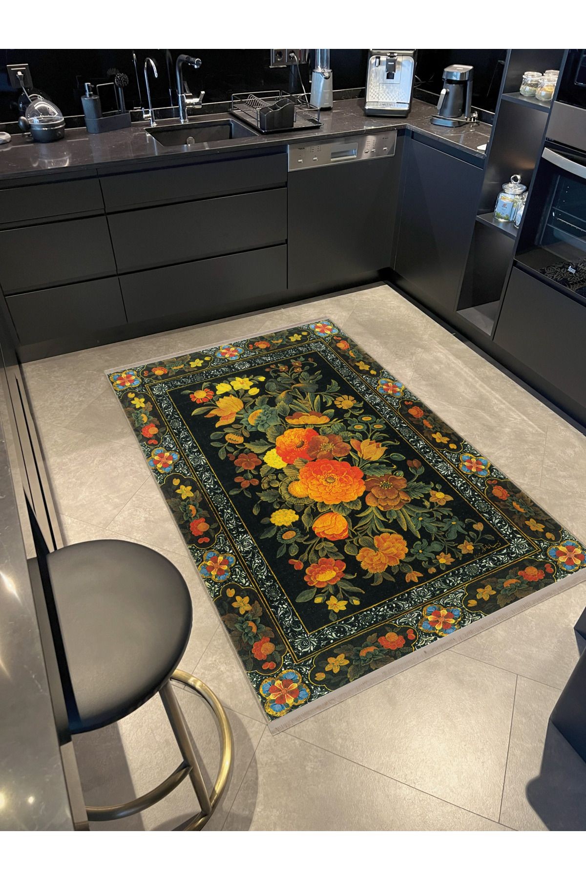 Siyah Temalı Sarı Çiçek ve Yaprak Desenli Vintage Dekoratif Halı 2672