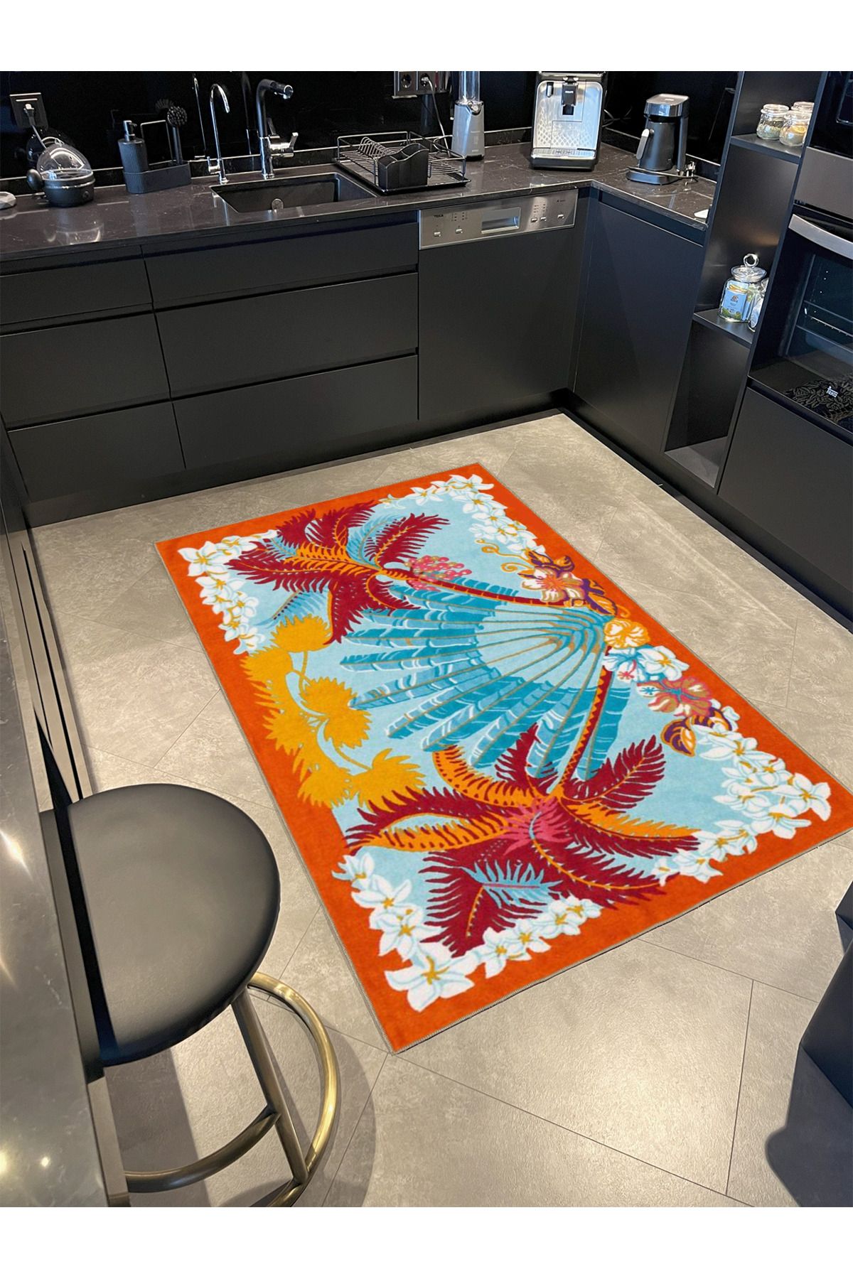 Kırmızı ve Mavi Tonlarında Ağaçlı Dokuma Taban Halı 3784