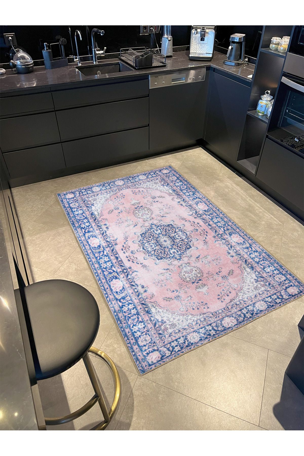 Geleneksel Temalı Mavi Pembe Renkli Dekoratif Halı ve Yıkanabilir Halı miravip9615