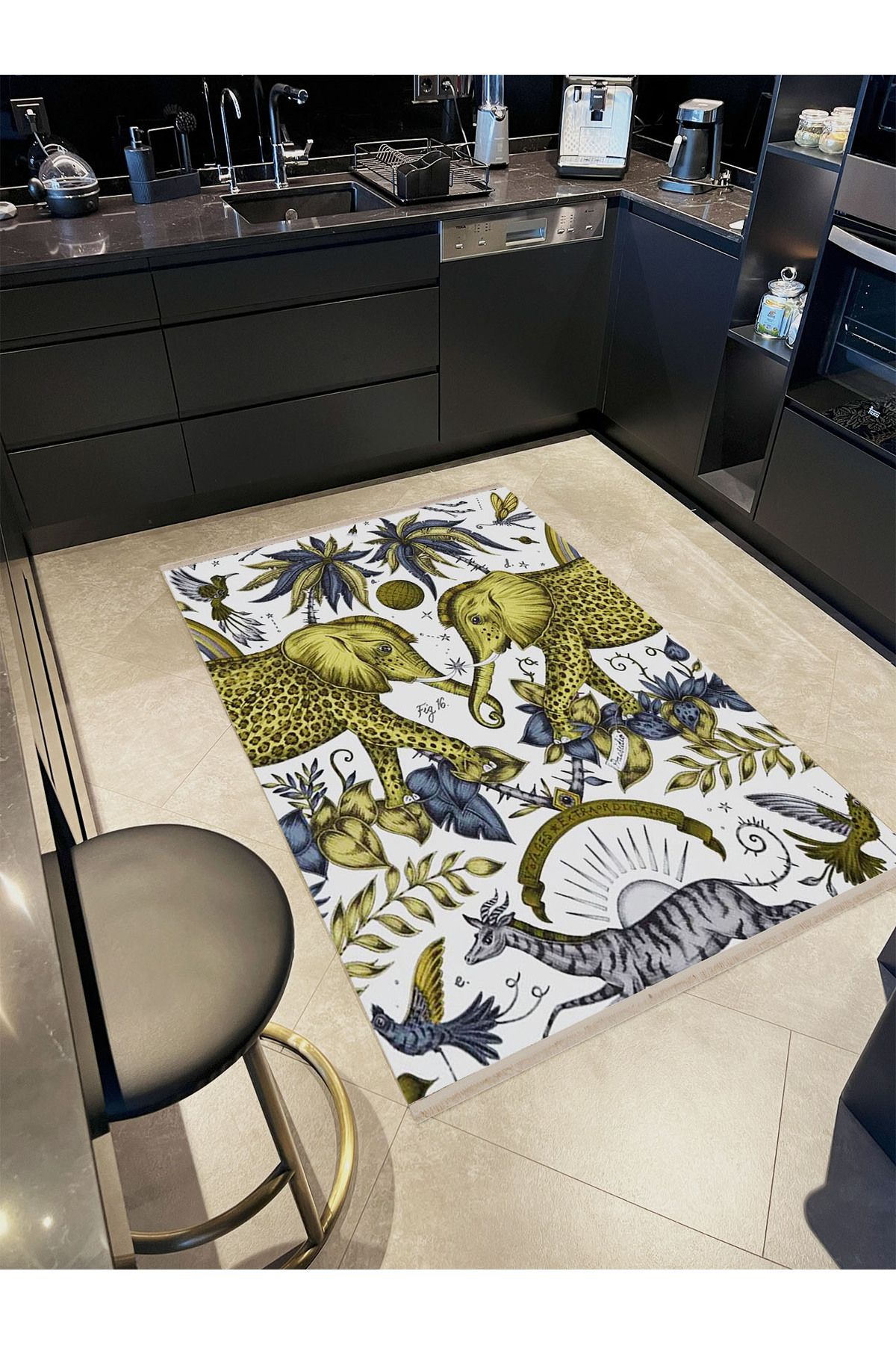 Güney Koleksiyonu Tropikal Ağaçlar Fil Kuş Ve Yaprak Figürleri Desenli Modern Dekoratif Halı 06