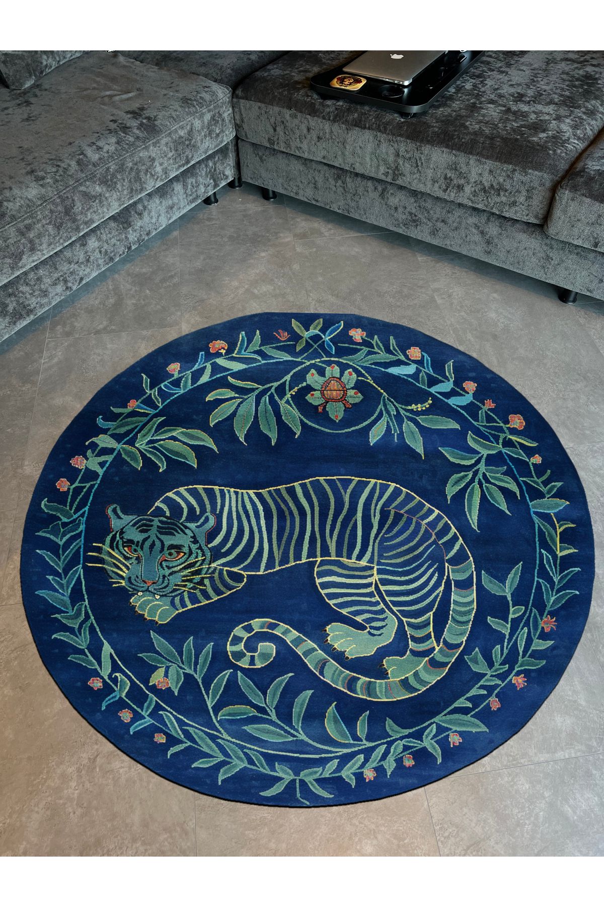 Fiorella 7003 Lacivert Yeşil Kaplan Figürlü Yuvarlak Baskılı Halı