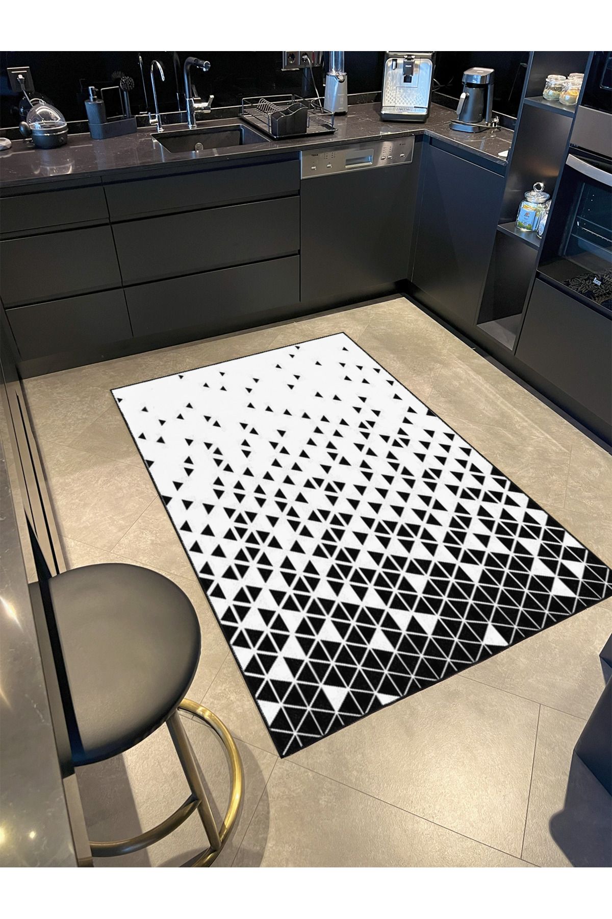 Siyah Beyaz Üçgen Geometrik Temalı Dokuma Taban Halı ve Yıkanabilir Halı miravip9823