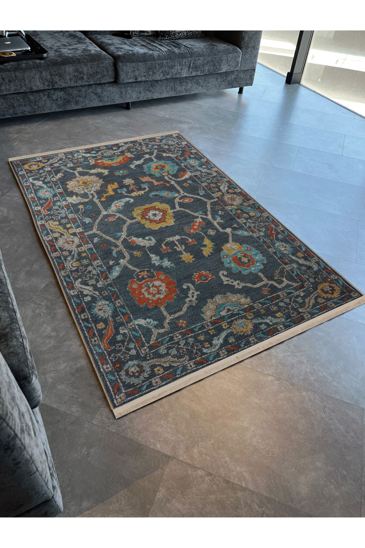 Lacivert Temalı Çok Renkli Motifli Etnik Çiçek Desenli Vintage Dekoratif Halı 2806