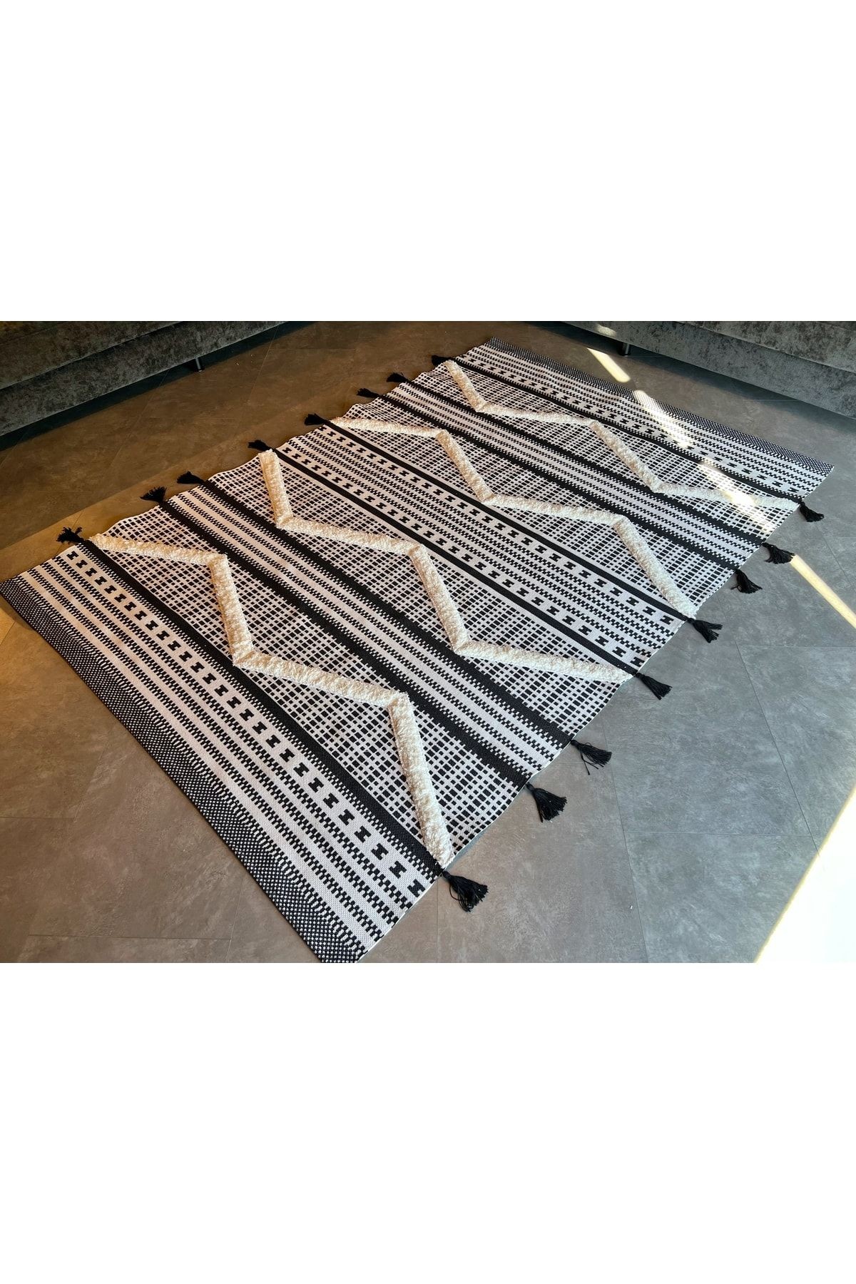 Rustik 4044 Iskandinav Kenarları Siyah Saçaklı Etnik Desen Kilim
