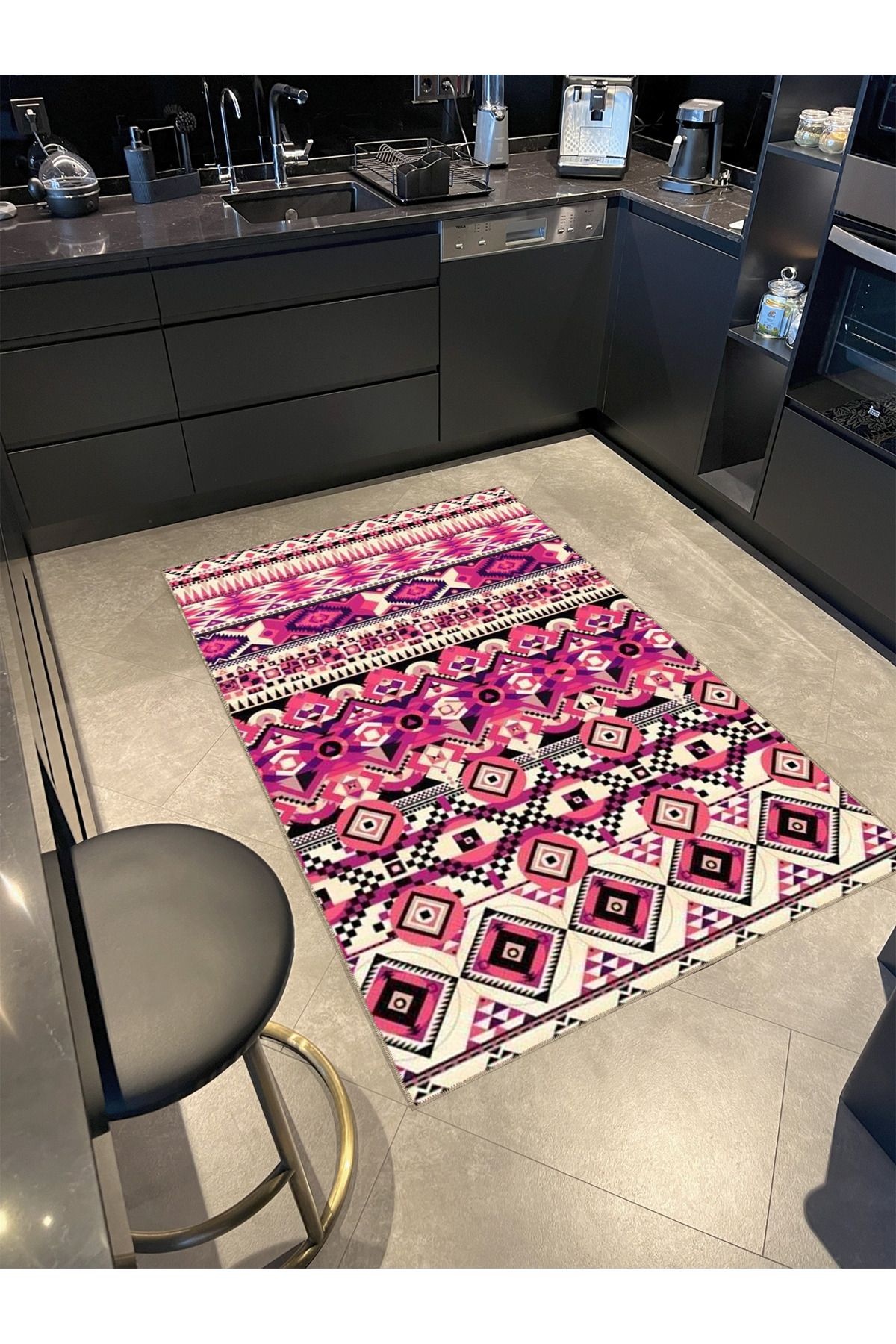 Pembe Temalı Geleneksel Motif Etnik Desenli Vintage Dekoratif Halı 4660